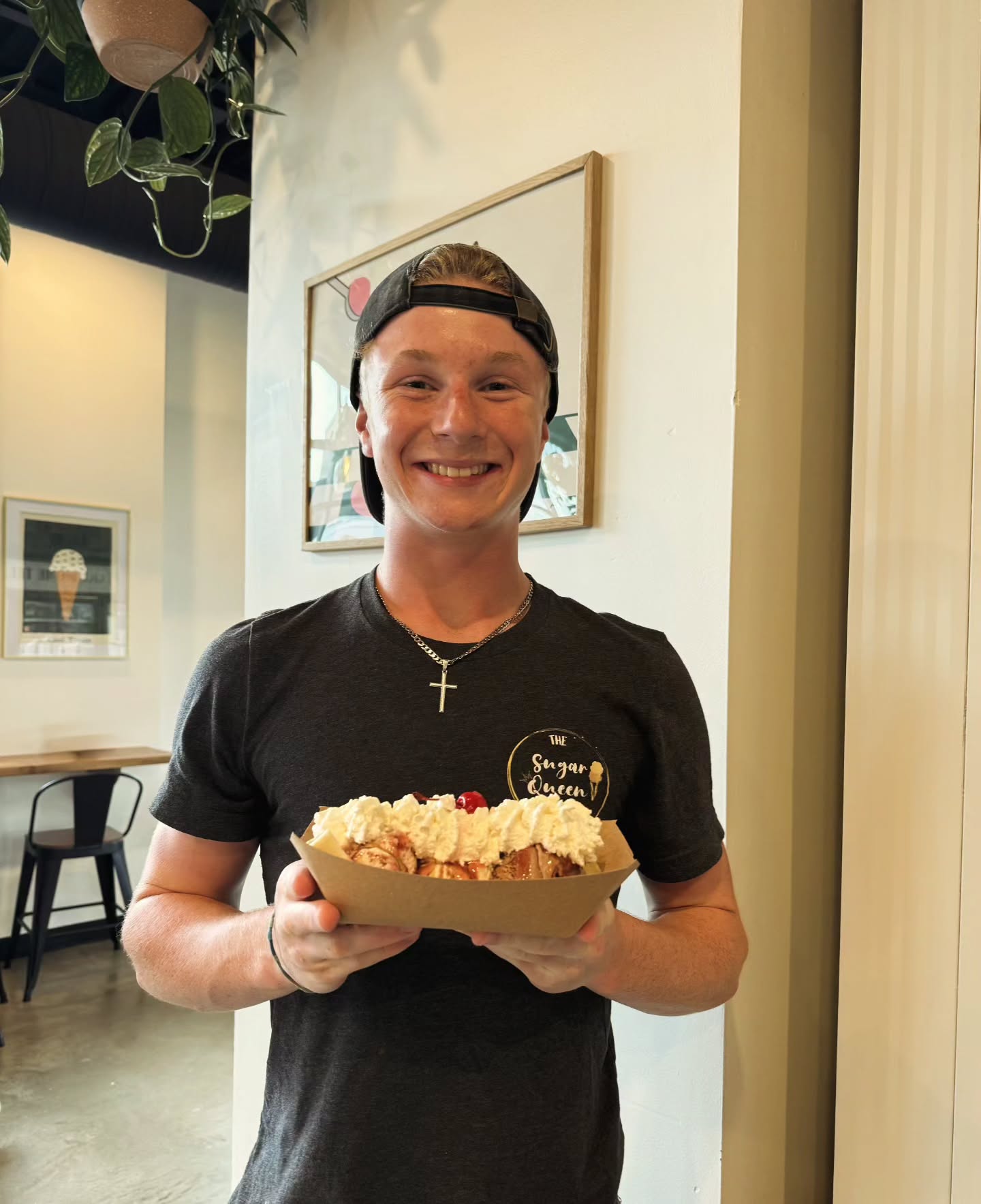 A gorgeous banana split from our Belltown team! We use a whole banana topped with a mini scoop of Suvilla Vanilla, Strawberry, and Milk Chocolate. Our homemade caramel, strawberry, and chocolate syrups are drizzled on and we top that with whipped cream and a cherry! We're open Labor Day, so stop by and treat yourself!
South Knox- 106 E Young High Pike, Knoxville
Mon-Thurs (12p-9p)
Fri-Sat (12p-10p)
Closed Sunday
Belltown- 4523 Market Bell Way, Powell
Mon-Thurs (12p-10p)
Fri-Sat (12p-11p)
Sunday (3p-9p)
#Knoxville #knoxfood #knoxvilletn #knoxlocal #knoxeats