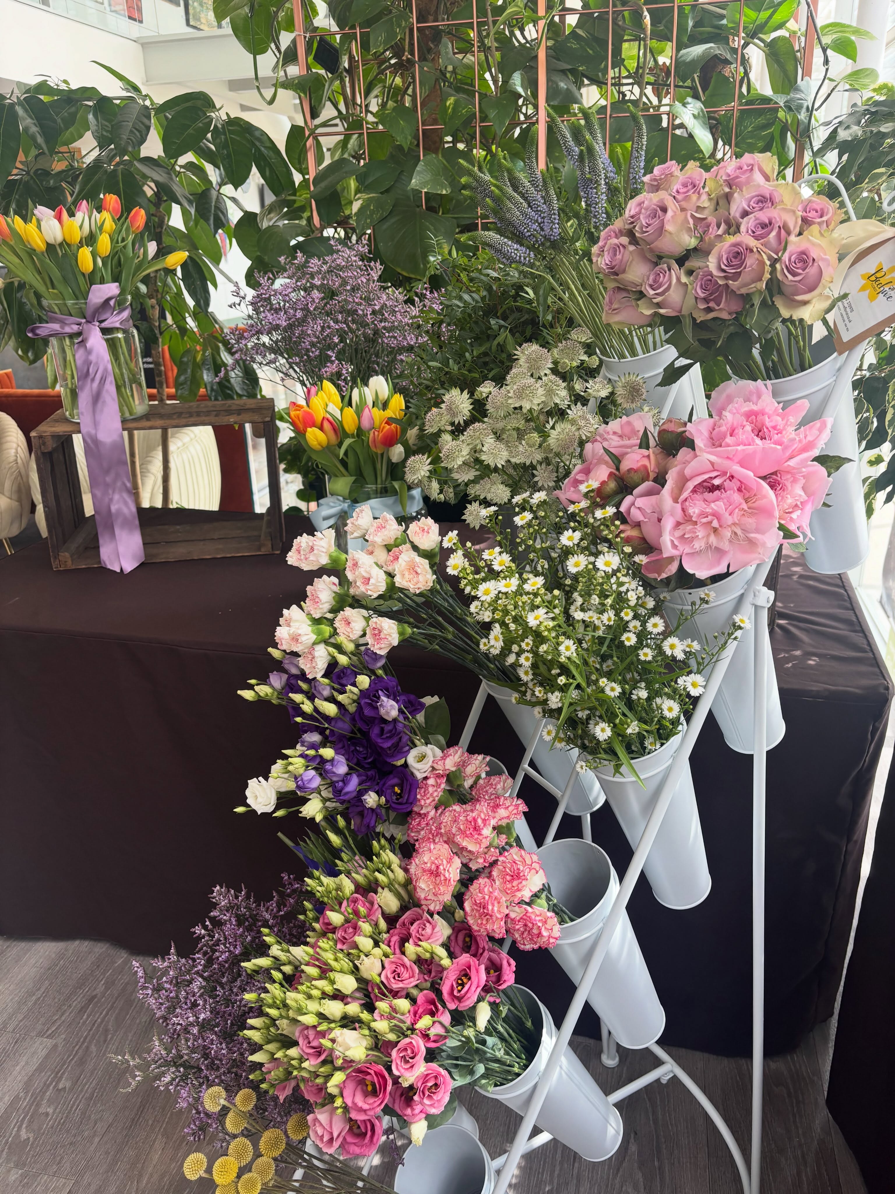 OKAYβ¦ weβve got something NEW at Beehive πΈπ·πΌ
Introducing our BLOOM BAR π
Perfect for weddings, baby showers, hen parties, birthdays, corporate events or basically any occasion that could be made approximately 738% better with flowers.
We create the display, fill it with gorgeous blooms and your guests can choose their favourites to create their own little bunch to take home.
Part decoration.β¨Part experience.β¨Part favour.
And VERY cuteseyyy π€πΌ
Want a Bloom Bar at your next event? Drop us a message for availability and more info π