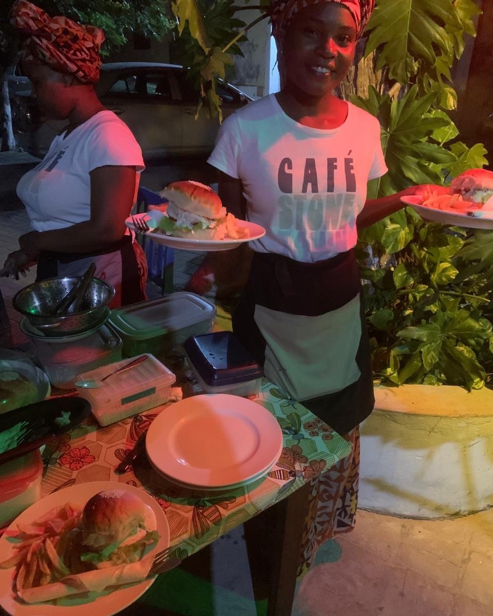 🐟🐟🐟🐟🐟🐟🐟
🍟🍟🍟🍟🍟🍟🍟
Be quick…they’re just sooooo good 👍🏿
If you’ve had them before, you know
And if you haven’t…
Get on down to @cafe.stonetown before they are all sold out 🏃🏾♀️🏃🏻🏃🏿♂️
17h30 - 19h30
Sunday 6 September
#ilhademoçambique
#goodvibes