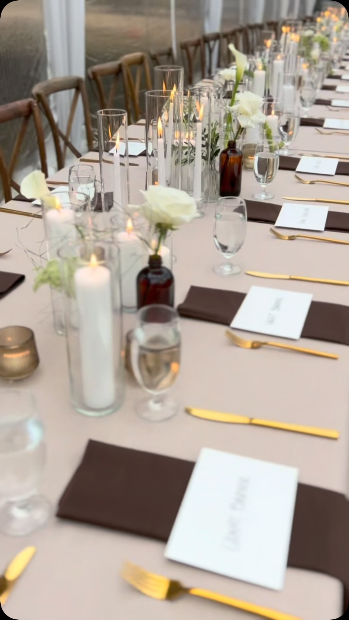 If your guests are pre-selecting entrées, your catering team will need a quick way to know what goes where — without stopping to ask every guest.
Enter: entrée indicators ✨
They can be:
• Different colored place cards
• Tiny symbols or icons
• Different wax seal colors
• A discreet dot or mark on the menu/place card
• Different ribbon or tassel colors
The goal? Make it beautiful enough to blend into your design, but clear enough that the catering team can spot it instantly. 🤍
#georgiawedding #savannahwedding #weddingplanner #weddingreel #weddingtips