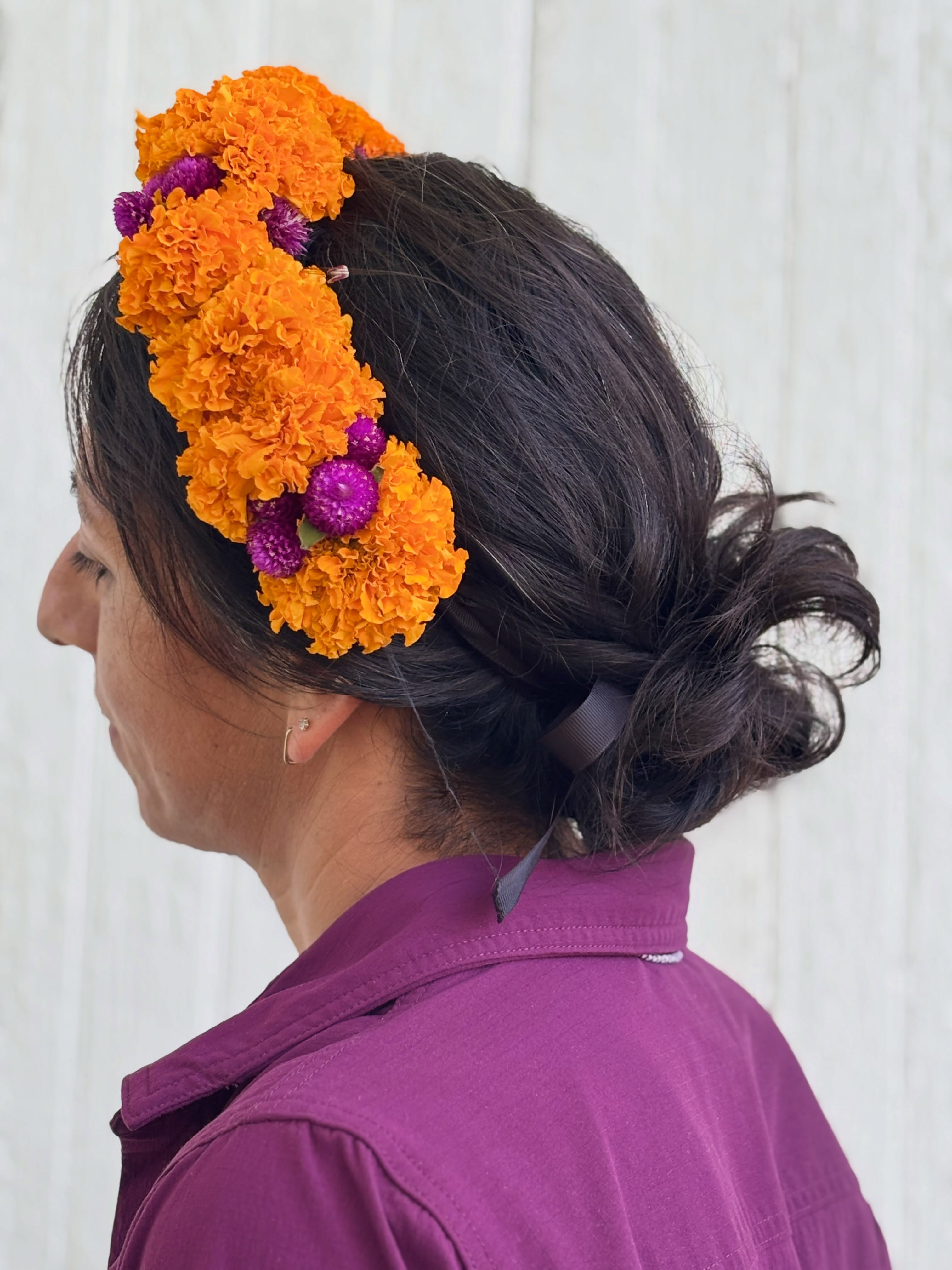 It’s time for some fun! Marcy will host two marigold floral crown workshops Saturday, September 12 as part of our September Splendor event. Bring a pal and spend a couple of hours on the farm, making something beautiful, wearable and dry-able. Full details via our website: rootsflowerfarm.com/category/workshops
#floralcrown #floralworkshop #marigold