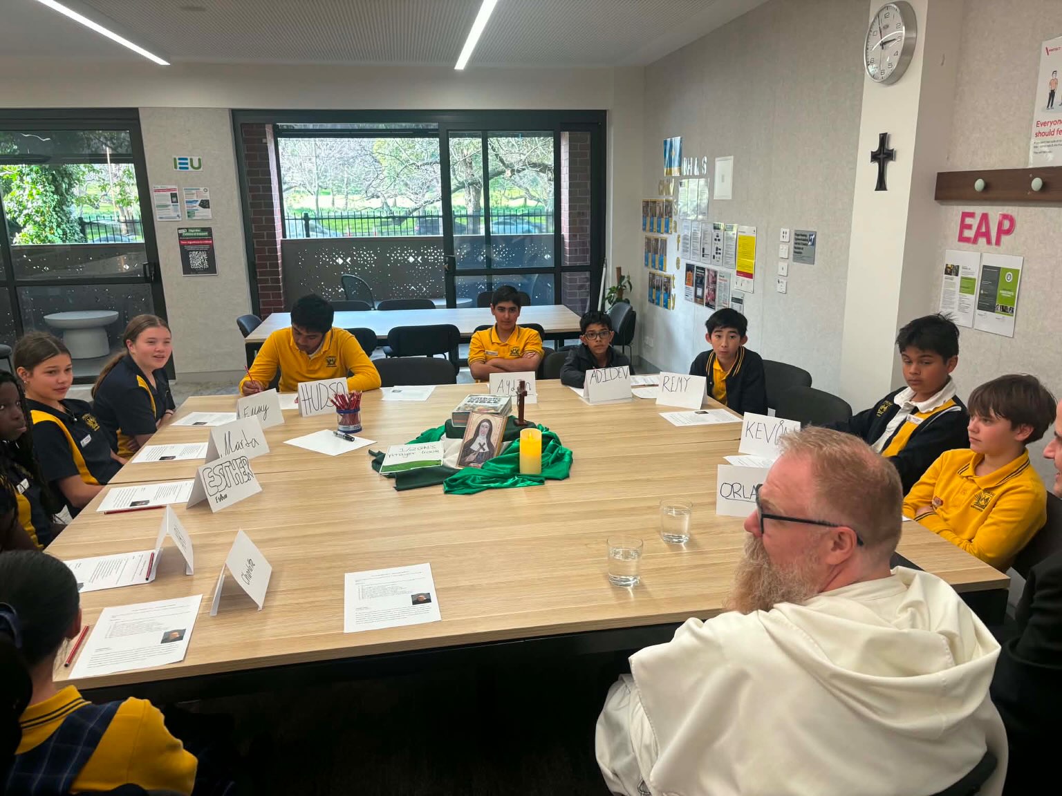 As part of St Michael’s Parish Mission, we had a very special visitor to our school yesterday! Father Boniface is a friar from New York who is good friends with our Parish Priest, Father Nicholas.
Father Boniface had great discussions with some of our school leaders and staff, and gave great insights and talked about his journey with God.