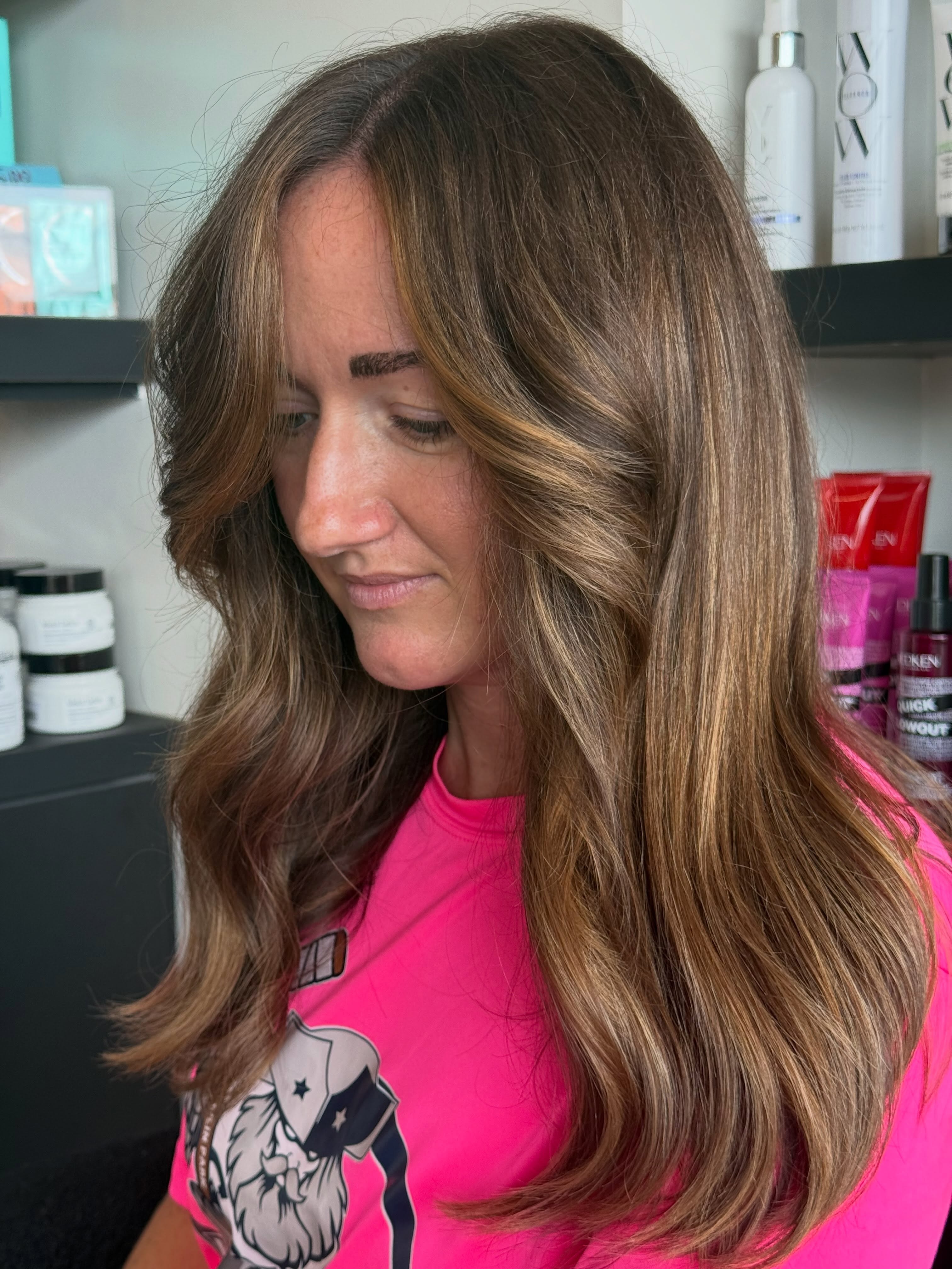 ✨ Sun-kissed, seamless & seriously dimensional ✨
A butterscotch balayage for that effortless, lived-in brightness without sacrificing the health of your hair 🤎✨ Perfectly blended for a low-maintenance grow-out and that “I just spent the summer in the sun” look.
Cut + color: @hair.by.mollyb
Who’s ready for their next balayage? 💫
#MinneapolisHairstylist #MinneapolisBalayage #MapleGroveHair #BalayageSpecialist #MinnesotaHairstylist