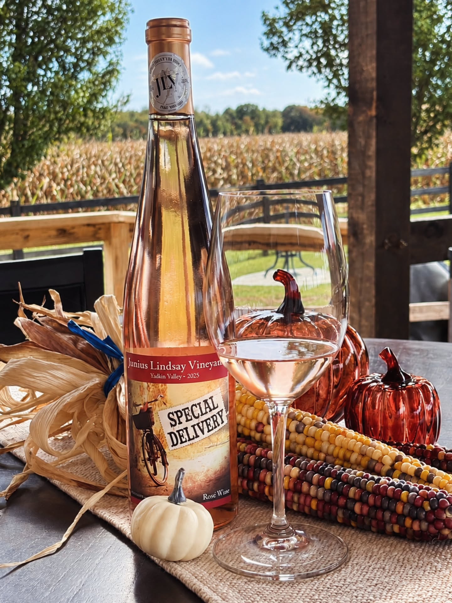 Current mood: 🍂🍁
Here for this fall-like weather. 🙌 Come out and see us today! We're open from 1-5pm.