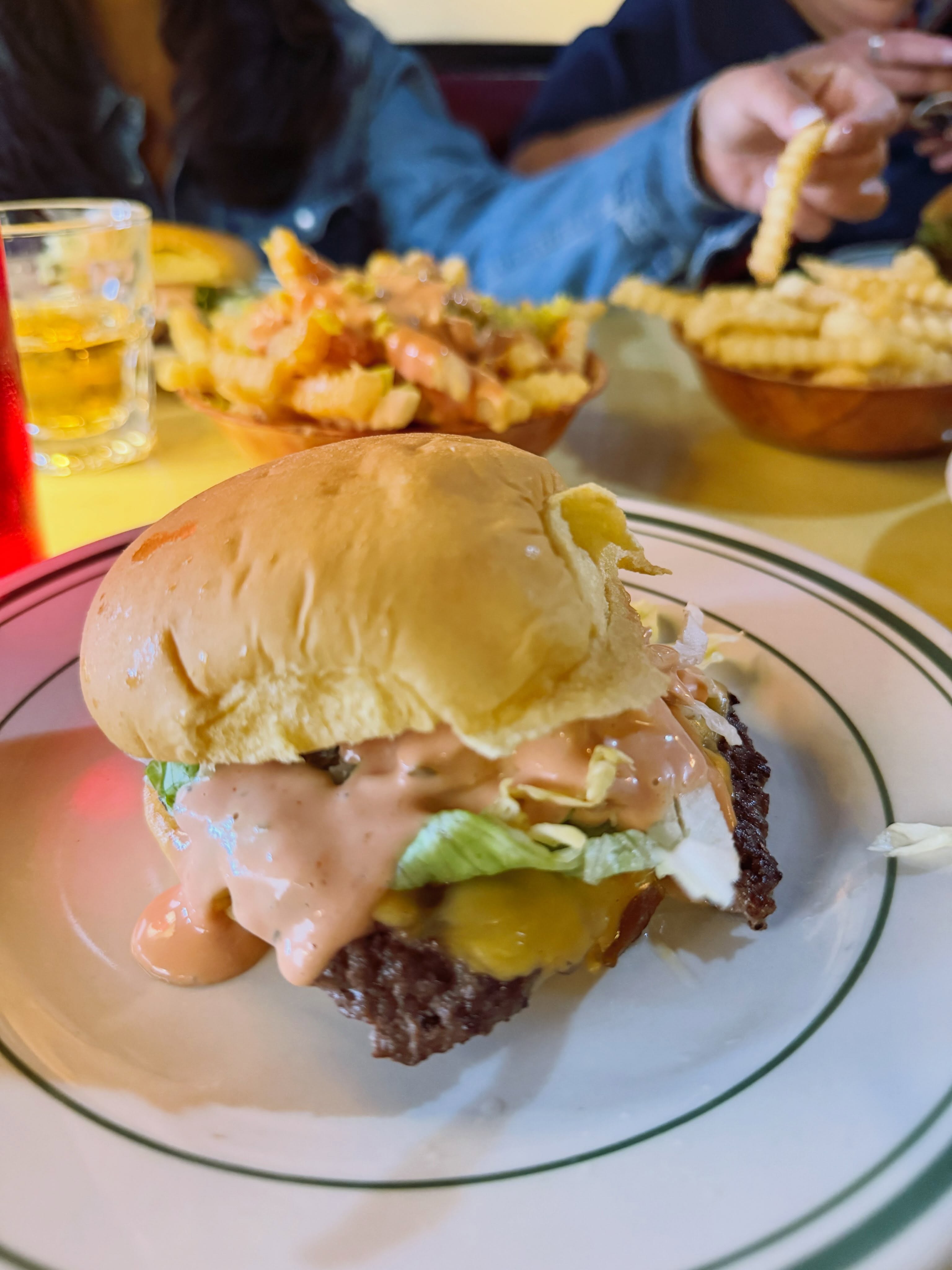 The first stop of our road trip was The Heyday in Palm Springs 🤗 I wish we could have spent more time in Palm Springs but this was the perfect lunch spot 🤩 They are also known for their Martini & Burger combos 🍔 🍸
🍔 Single Patty: steak trimmings fresh beef, American cheese, caramelized onions, shredded lettuce, house made 1,000 Island
#palmsprings #burgers #franksinatra #sinatra
🍟 Late Night Fries: Crispy crinkle cuts, house queso, special sauce, caramelized onions, chopped chilis
🥗 House Salad: Little gem lettuce, olive oil, lemon, house ranch freshly grated parmesan cheese, toasted bread crumbs, pepitas
🍟 Crinkle Cut Fries
🧅 Onion Rings
🎶 Picture of Frank in the restroom 🥰
