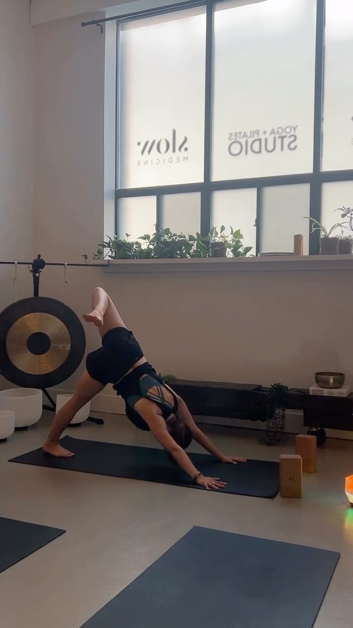 Celebrating 1 year 🎉 teaching at this beautiful studio and being apart of this lovely community.
Come move with me @slowmedicine_co Tuesday evenings ;
5:30pm Grounded Hatha
&
7:00pm Slow Flow
❤️❤️🙏🙏❤️❤️