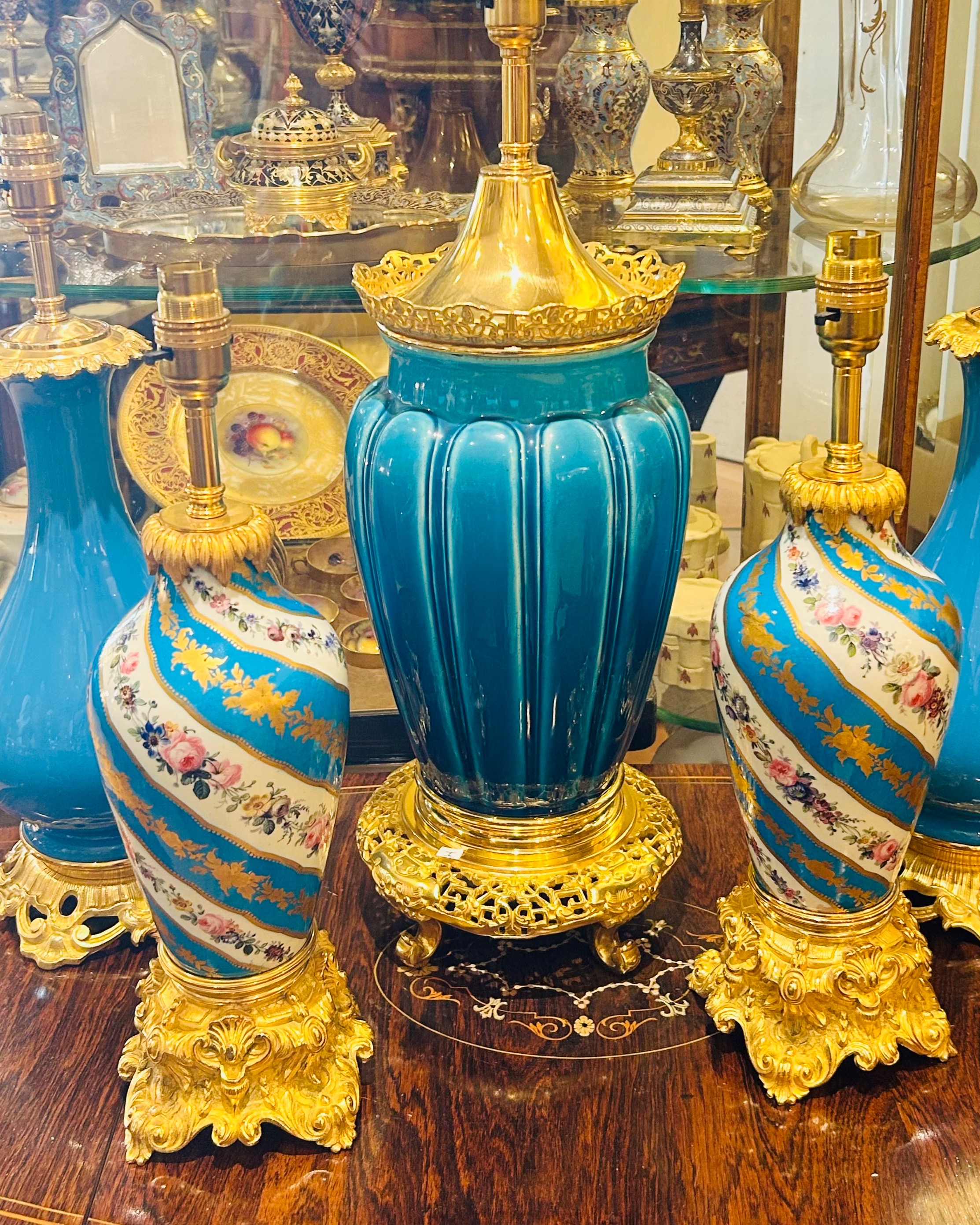 Lamps, Lamps & More Lamps!! 😍. * * * * #judyfoxantiques
#antiquelighting
#londonantiquedealer
#antiquedealersofinstagram
#antiquesforsale
#antiqueshopping
#interiors
#interiordesign
#interiorstyling
#nottinghill
#portobelloroadantiques
#portobelloroadmarket
#homedecor
#objetdart
#victorianantiques
#edwardianantiques
#ormolu