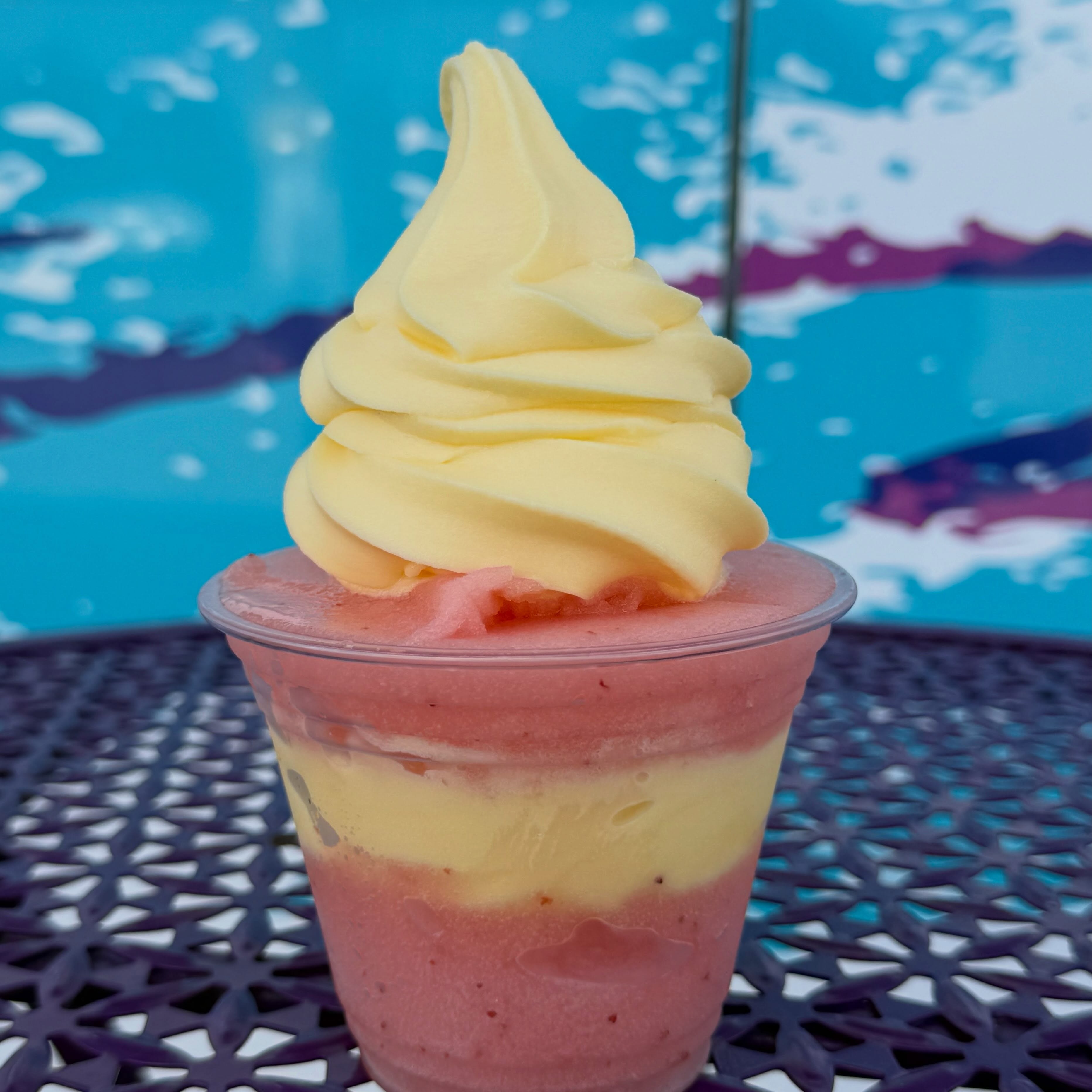 Have you tried our Sugar-Free Strawberry Limeade Ice? It goes great with Pineapple Dole! 🍍
We are open today until 9pm! Our daily flavor list is in the second photo! 🍓🍋🟩