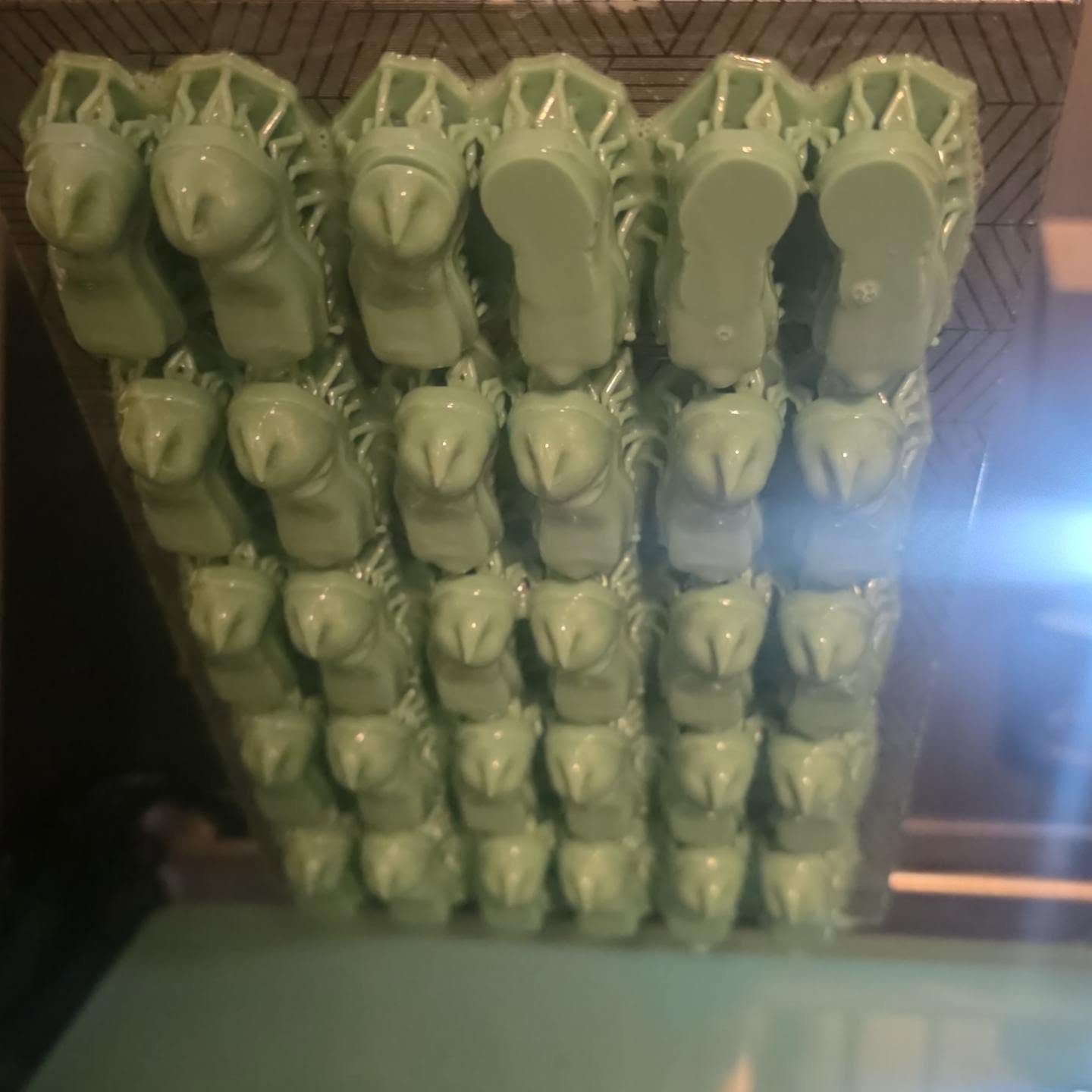 Random print mistake. 😬 These things happen and it costs money and resources. Regular casting really costs. BUT Only making 25 to start. Realized I should print the head, hands, tail and knife first. Shoes could have been my regular batch of resin. 🤣 This is why I try not to rush. My logic goes out the window. Just will do the head next. I know I can make things sound easy but it ain't.