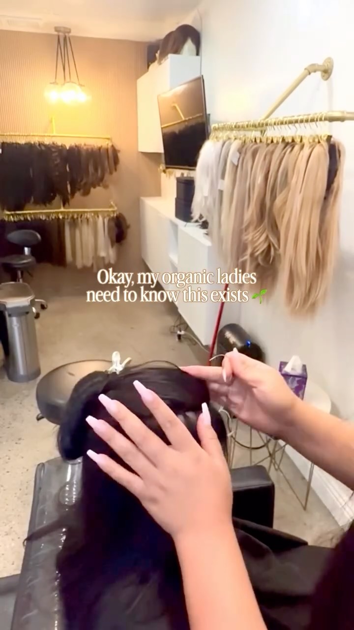 Wait until the organic ladies find out about this hair loss solution 👀🌱
Meet meshless integration.
No adhesive. No shaving. Just a completely customizable way to add hair while keeping your natural hair integrated underneath.
It’s an amazing option for women who prefer an adhesive-free approach or simply want something that works with their natural hair.
Because when it comes to hair loss, there’s no one-size-fits-all solution. The right option is the one that works for YOU.
Would you try meshless integration?