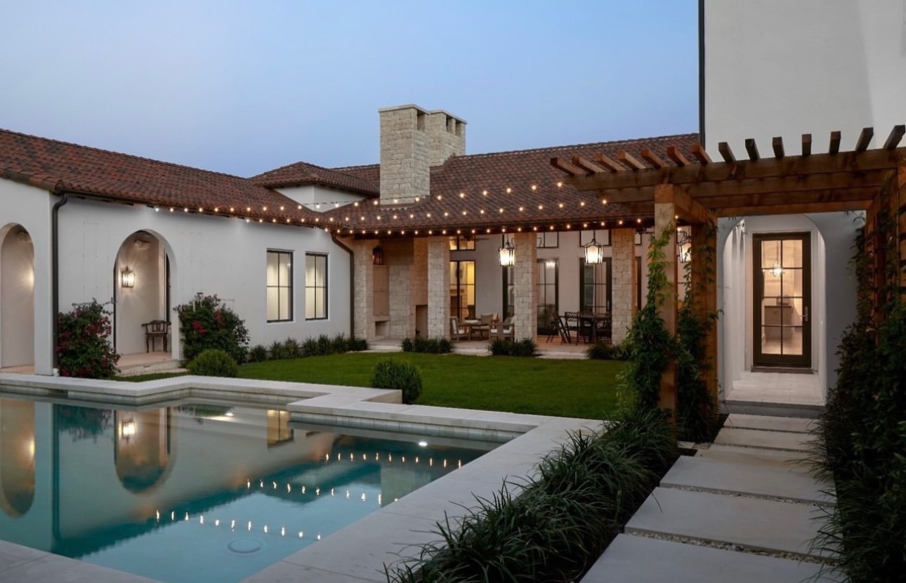 The best homes are a labor of love. Today, we’re celebrating the talented hands, trusted partners & incredible team behind every detail. 🏡🇺🇸
#NicAbbeyHomes #AlamoHeights #LaborDay #CustomHomeBuilder #BuiltWithCare