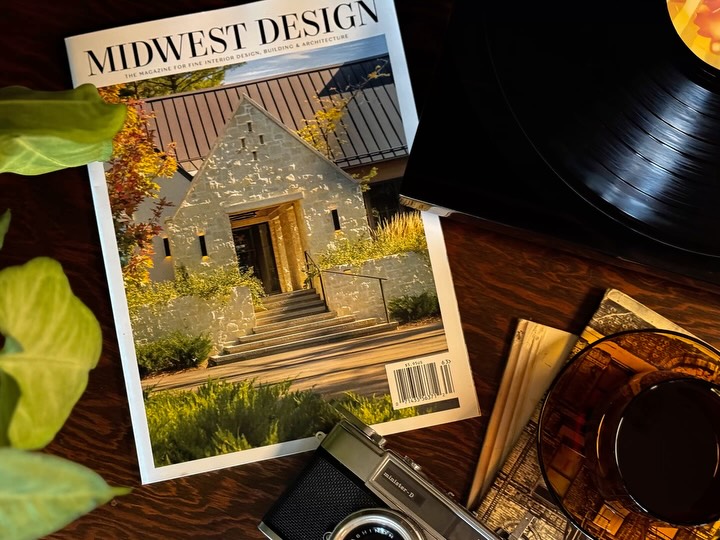 Featured in Midwest Design Magazine ✨ Wine Country Reimagined | A luxury Orono home inspired by California wine country architecture.
Featured in: @midwestdesignmag
Written by: Jennifer Pitterle
Architecture & Design: @jmadarchitecture
Custom Home Builder: @hendelhomes
Furnishings: Betty Duff
Photography: @spacecrafting_photography