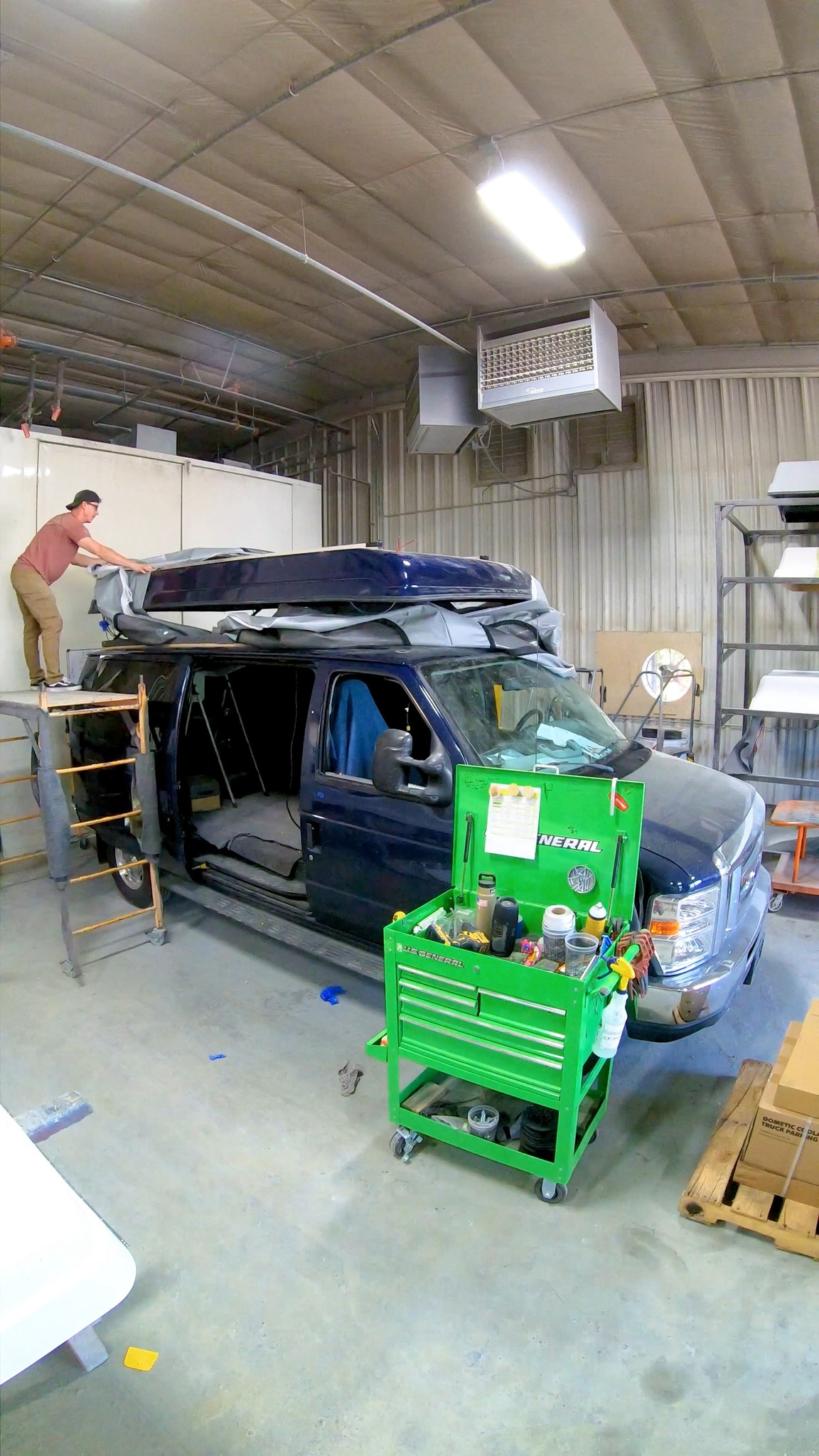 970.699.6000 • coloradocampervan.com
#coloradocampervan #poptop #eseries #fordeseries #eseriescamper
#vanconversions #vanbuilders #vanfam #vanlife