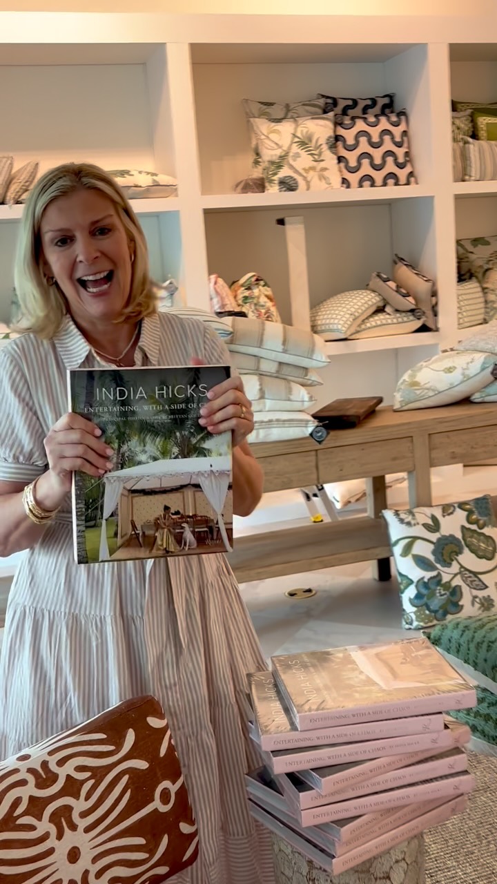 India Hicks new book: Entertaining with a Side of Chaos just arrived!!🪸@indiahicksstyle #naplesflorida #indiahicks #interiordesign #homestyling