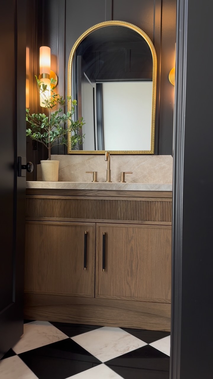 Some spaces are small, but that doesn’t mean the details should be.
Every element in this half bath was thoughtfully considered—from the flooring and layered trim to the countersplash and subtle ribbed detail on the cabinetry. Each choice was made to give the space character and interest while still feeling classic, collected, and made to last. #bathroom #bathroomgoals #bathroomideas #bathroomdecor #bathroomrenovation