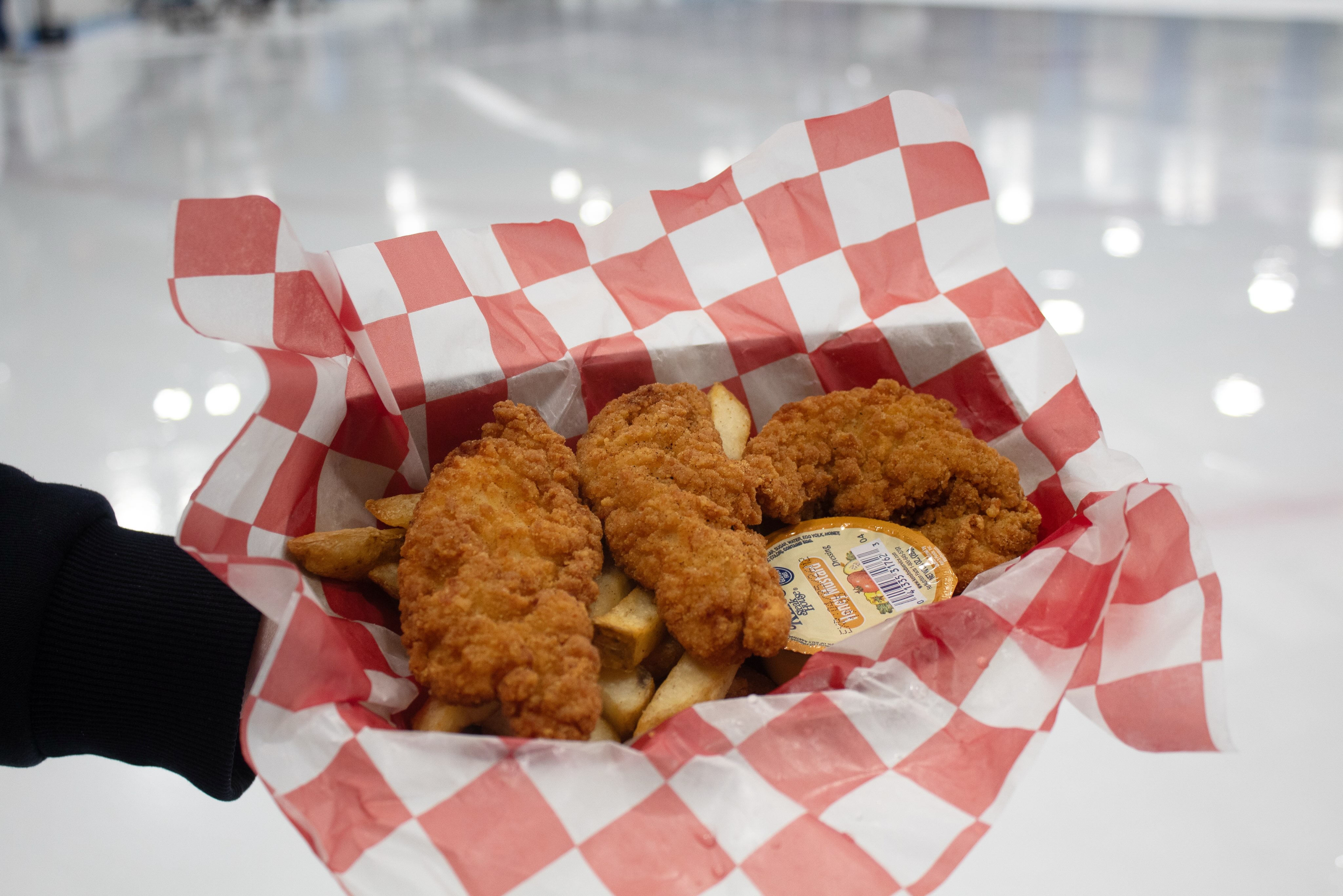 Crispy on the outside, juicy on the inside 😮🔥 Our chicken tenders are here to steal the spotlight, golden, crave-worthy, and perfect for game day (or any day). Grab yours and thank us later 🍗✨