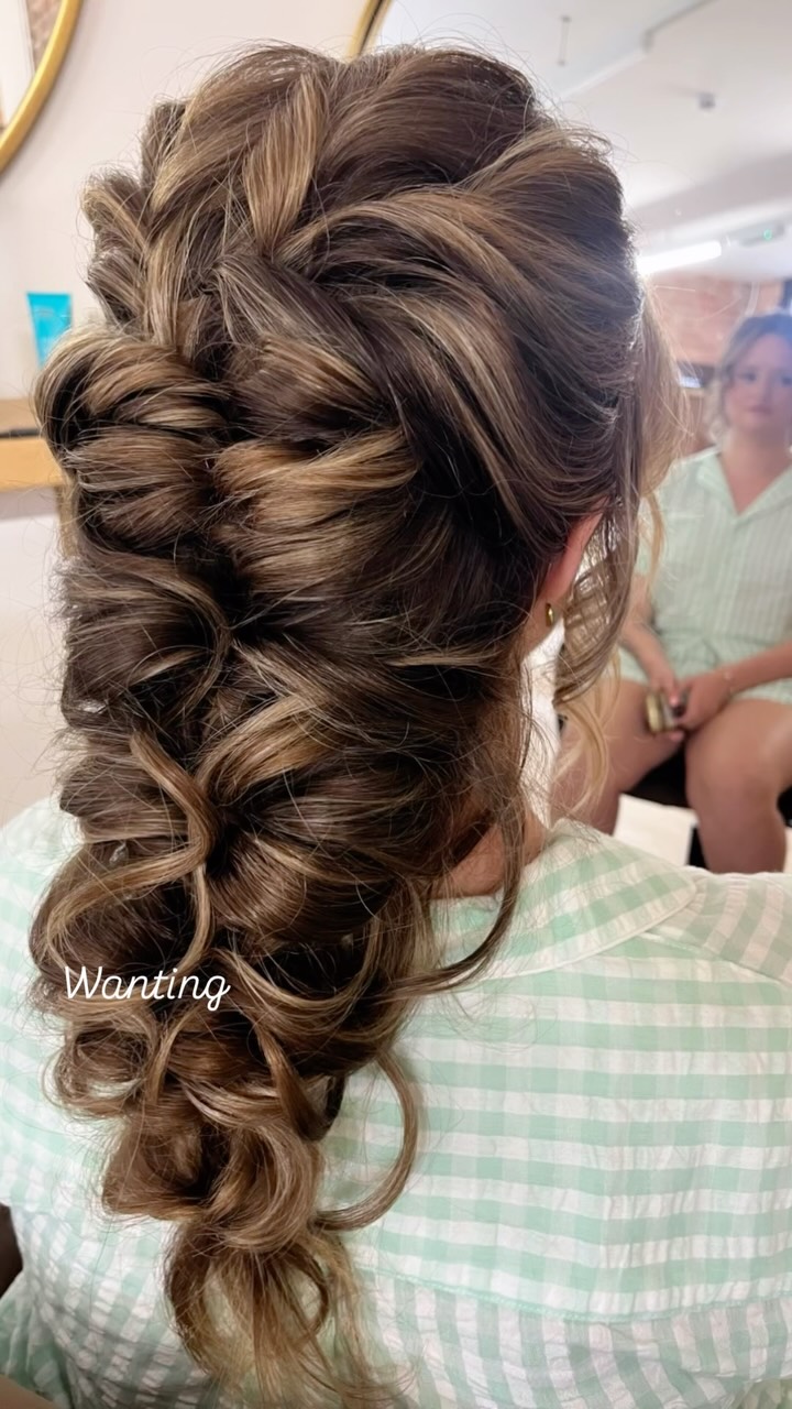 Looking for Something unique, beautiful, special and secure?
This is for you 💕💕💕
💌 2026 full until September
Taking bookings for 2027
Enquire on my website
Link in my bio ❤️
#weddinghairleicestershire #leicesterweddinghair #weddinghairstylistleicestershire #bridalhairstyle #bridehairleicester