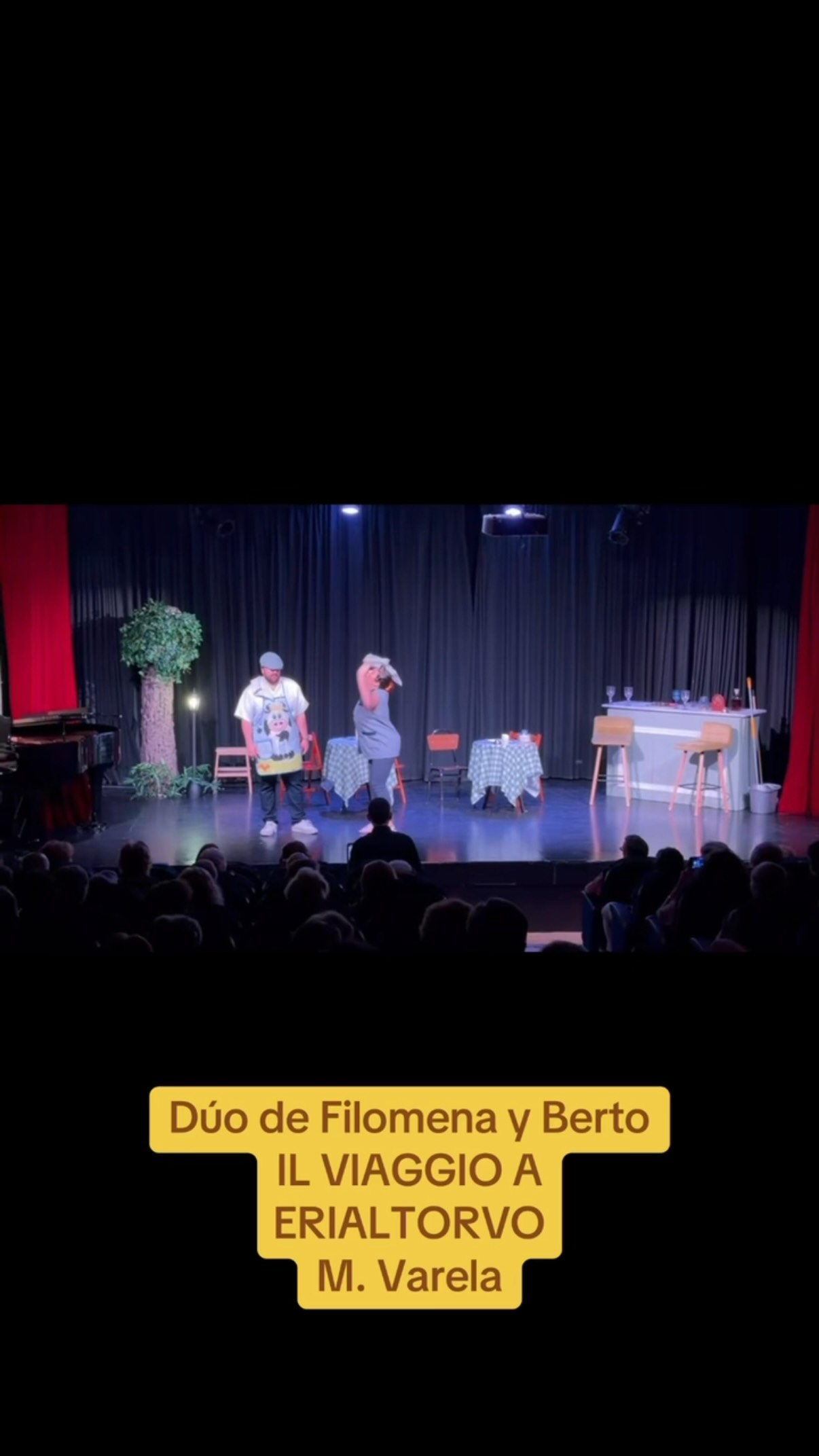 🎭 Recordando Il viaggio a Erialtorvo
El pasado mes de junio volvimos a disfrutar de esta divertida ópera de Mario Varela, y hoy recordamos uno de sus momentos más especiales: el dúo de Filomena y Berto.
Águeda Velázquez y Javier Brandariz dieron vida a estos dos personajes con mucho sentido del humor y una gran complicidad sobre el escenario.
@aguevelazquez
@javibrandluch
Una producción que nos dejó muchos momentos para recordar y, entre ellos, este divertido dúo que hoy recuperamos.
📍 Junio de 2026
🎭 Il viaggio a Erialtorvo — Mario Varela