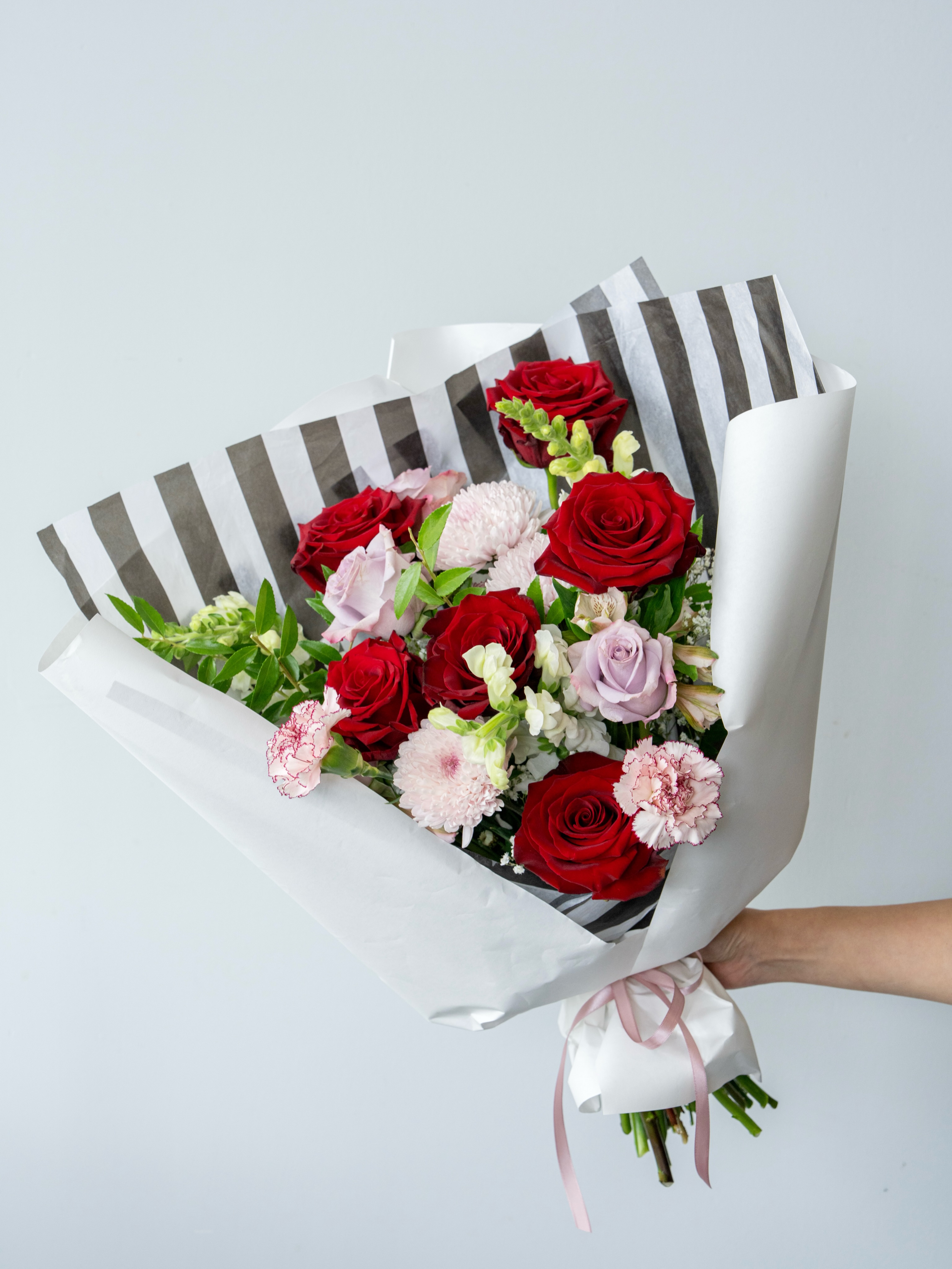 Romance, with a little more attitude. 🌹
#petalwoodfloraldesign #halifax #flowers #flowerdesign #flowerinspo