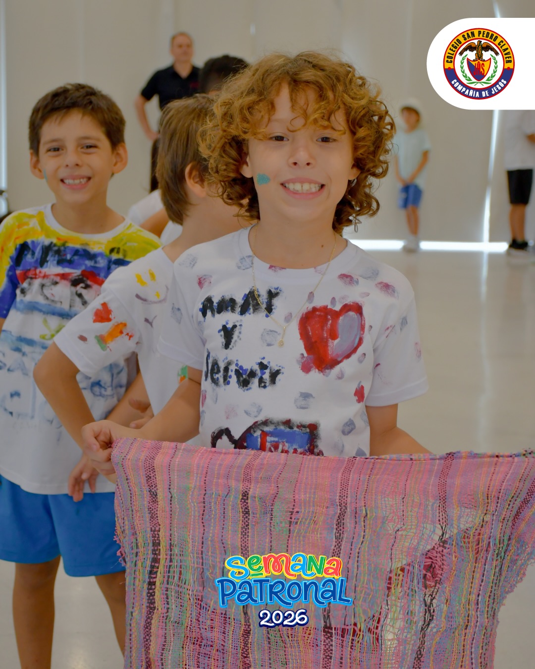 ✨ Un día para encontrarnos, compartir y celebrar lo que somos.
En nuestro tercer día de Fiestas Patronales, nuestros claverianos vivieron cada experiencia con alegría, fraternidad, espíritu de servicio, reflexión y encuentro. 💙
Momentos que nos recuerdan que celebrar también es construir comunidad, fortalecer nuestros vínculos y vivir los valores que nos identifican.
🎉 Te invitamos a revivir los mejores momentos de este día y a seguir celebrando juntos nuestras #FiestasPatronales.
#SemanaPatronal2026 #SembramosValoresCosechamosFuturo #ComunidadClaveriana #SomosClaverianos ColegioSanPedroClaver