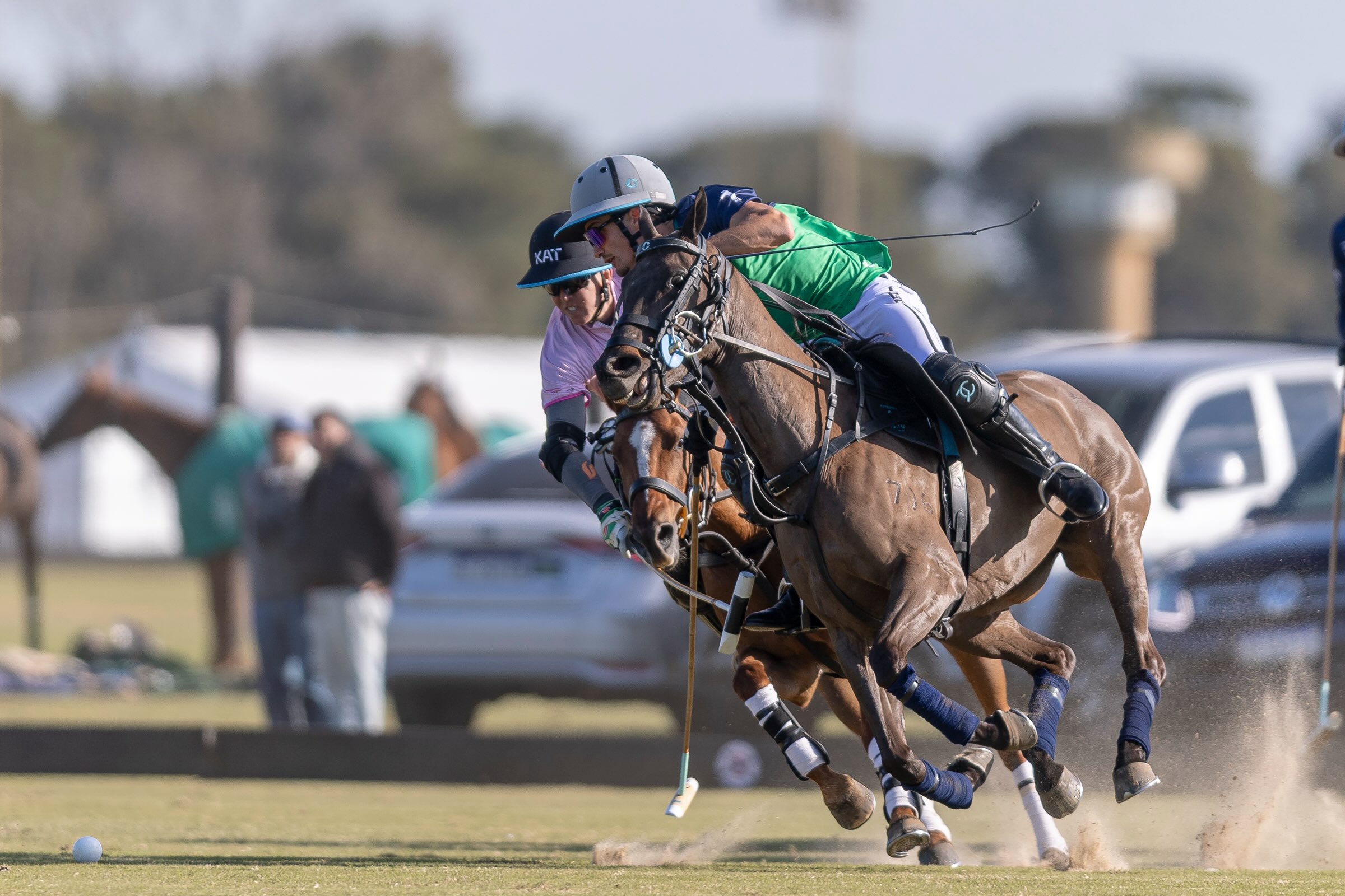 🏆61º ABIERTO DEL JOCKEY CLUB COPA EMINENT - FECHA 1
Triunfo de La Natividad La Dolfina sobre Don Ercole por 15 a 10 en el inicio del torneo, en la cancha 5 del Jockey Club, en San Isidro
📆La acción continuará el jueves:
Las Monjitas vs. La Natividad La Dolfina
La Fe vs. La Irenita
📸 @matcallejo