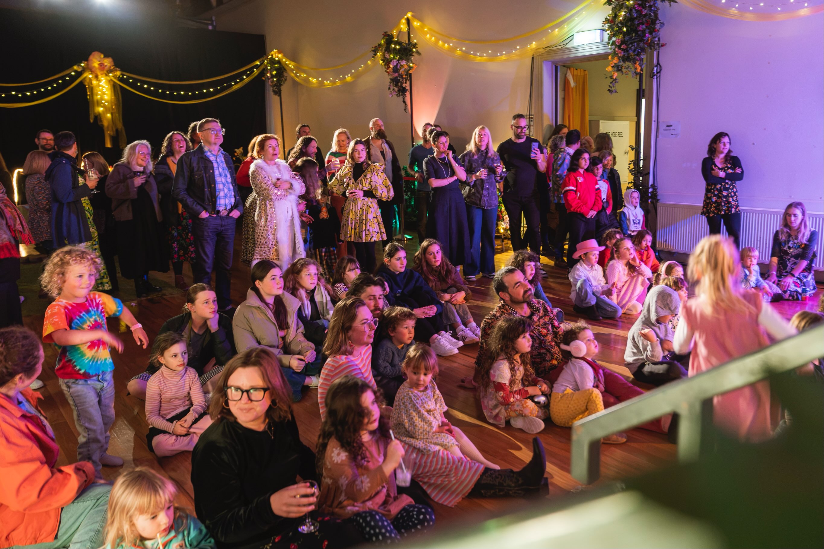 🎸🪩 THE NEWEST, FABBEST & FUNNEST EVENT OF KDAF! 🪩🎸 FLOWER POWER !!!
A HUGE thank you to the legends at Tylden Cronies for bringing something fresh, fabulous and seriously fun to this year’s Kyneton Daffodil and Arts Festival!
What a night! Incredible live music, dancing, good vibes and a whole lot of community spirit.
A massive shout-out to Melbourne powerhouse @laura.norda_ for bringing the goodness, our local lovelies @the_corduroys_ for getting the party started early, and of course the one and only DJ WALLY WOMBAT for keeping the vibes going! 🎶🔥
This is exactly what we love about KDAF — new ideas, passionate locals and community members coming together to create something completely unique.
Thank you Tylden Cronies for putting on one of the newest, fabbest and funnest events on this year’s festival program. We hope this is just the beginning! 💛🌼
And a huge thank you to @macedonrangessc for your continued support of the Kyneton Daffodil and Arts Festival and the amazing events that help bring our community together.
And ofcourse thank you to @tiesuriephotography for these epic pictures !
