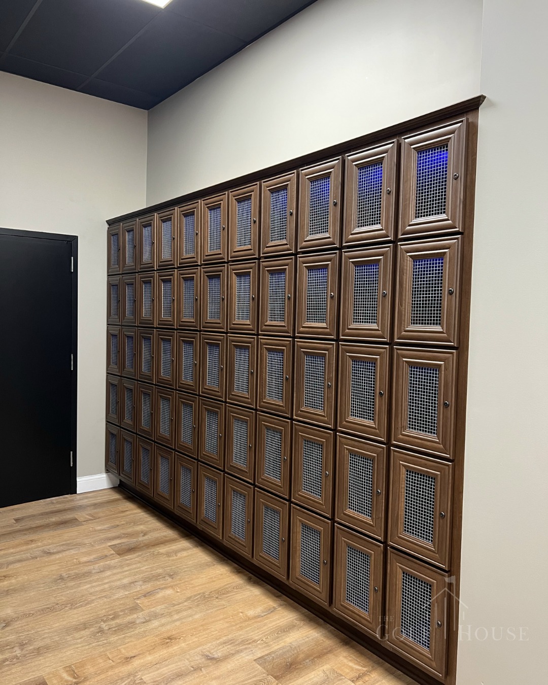 As a member of The Den, you have access to private bourbon lockers and a sophisticated lounge area designed for post-practice relaxation and networking.
Experience the premier side of indoor golf. Visit our website to learn more.
.
.
.
#TheGolfHouse #OhioGolfers #GolfCoaching