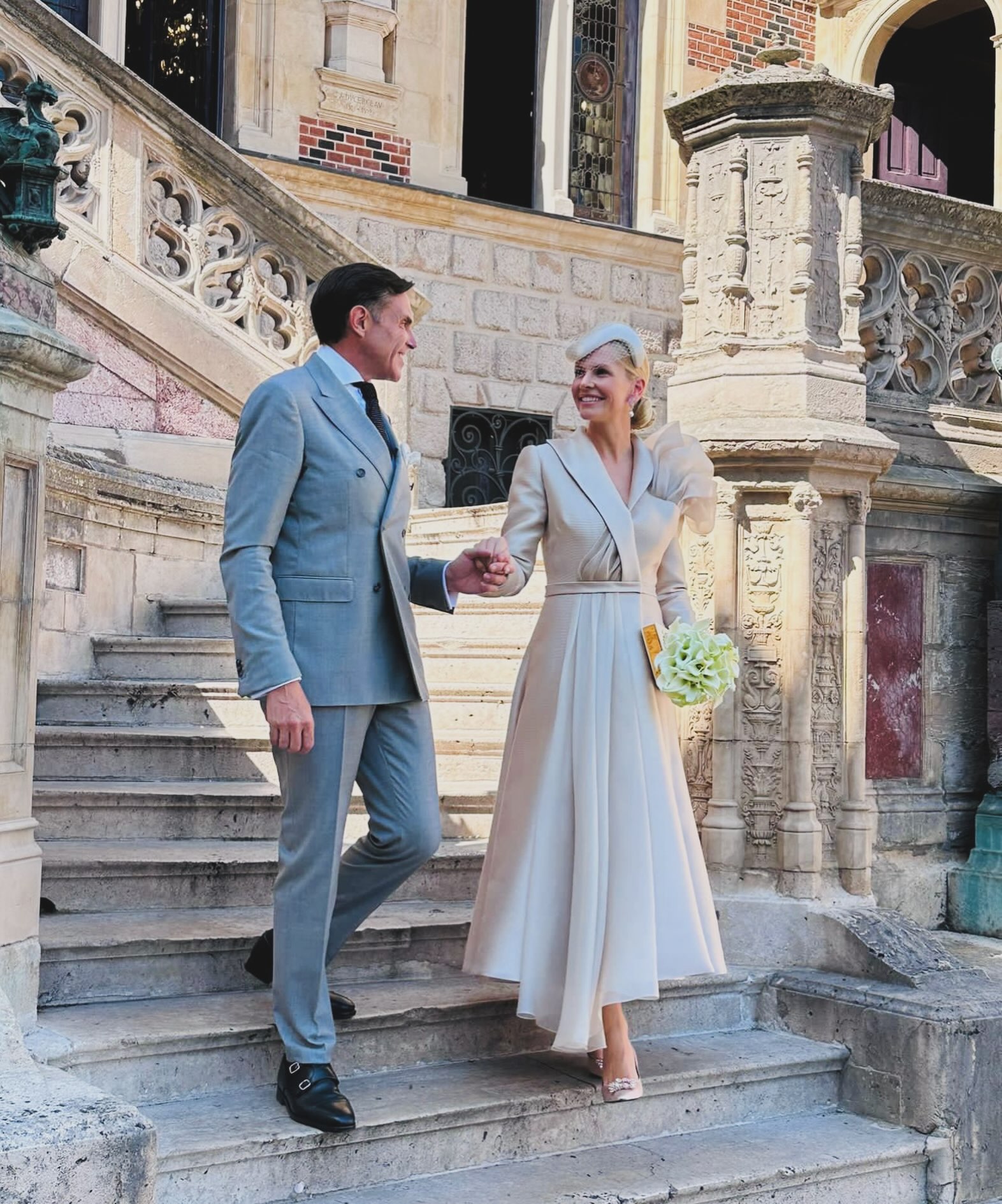 Trois ans de mariage - seulement… et pourtant, l’impression d’avoir vécu toute une vie ensemble.
Tant d’aventures, tant de souvenirs, tant de chapitres déjà écrits.
Et tellement d’autres encore à vivre. 💖☀️💘
************************************************
#anniversairedemariage #amourdemavie #princecharlesphilippedorleans #princessenaomidorleans #anniversary