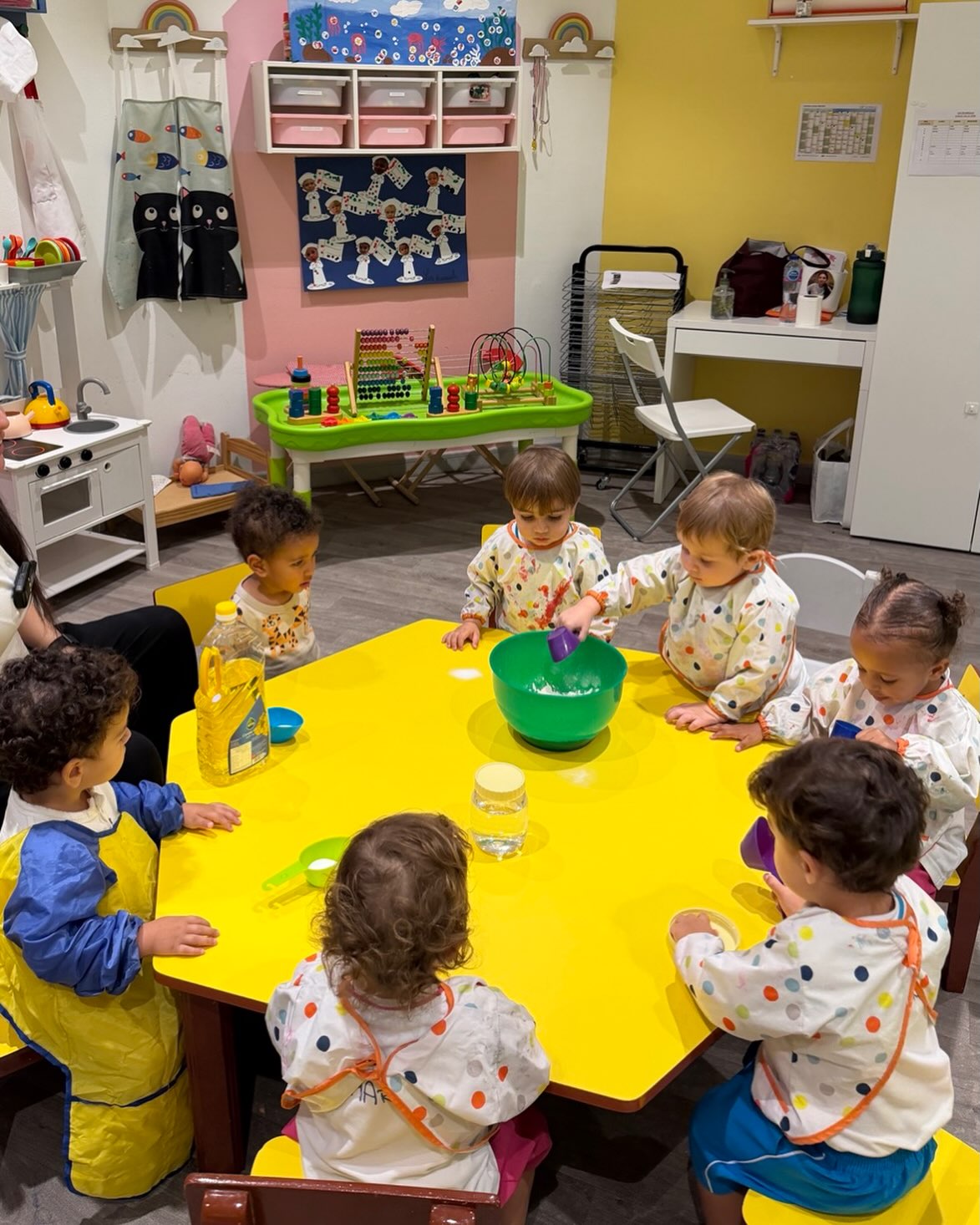 🌈 Des petites mains qui créent, des esprits curieux qui découvrent, et des petits cœurs qui grandissent ! 💛✨
À La Marelle Nursery, chaque journée est une nouvelle aventure pour Jouer • Apprendre • Grandir • Rayonner. 🌱🎨
À travers les activités sensorielles, la créativité et le jeu, nos petits explorateurs découvrent le monde dans un environnement chaleureux, bienveillant et joyeux. 🥰
👶 De 0 à 6 ans
🎨 Apprendre en s’amusant
❤️ Grandir avec confiance
🇫🇷 Éveil et environnement francophone
📍 Jumeirah 3, Dubai
📩 Contactez-nous pour réserver une visite !
✨ La Marelle — Jouer, Apprendre, Grandir, Rayonner. ✨
#LaMarelleNursery #LaMarelleDubai #CrecheDubai #NurseryDubai #EcoleMaternelleDubai PetiteEnfance EveilDesToutPetits ApprendreEnSAmusant JeuEtApprentissage DubaiParents FrenchNurseryDubai JouerApprendreGrandirRayonner