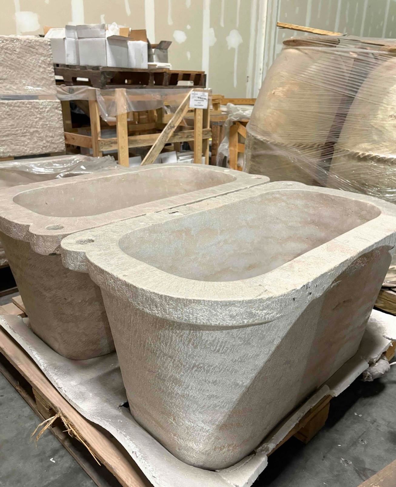 Our custom-carved limestone sinks bring warmth, texture, and timeless character to a space 🤍 Each one beautifully unique!
Come into any of our three showrooms to see our sinks in-person or design a custom piece. M-F 9-4pm
Limestone | Natural Stone | Sink | Trough | Outdoors | Builder | Designer | Architectural | Houston | Dallas | Austin | Texas