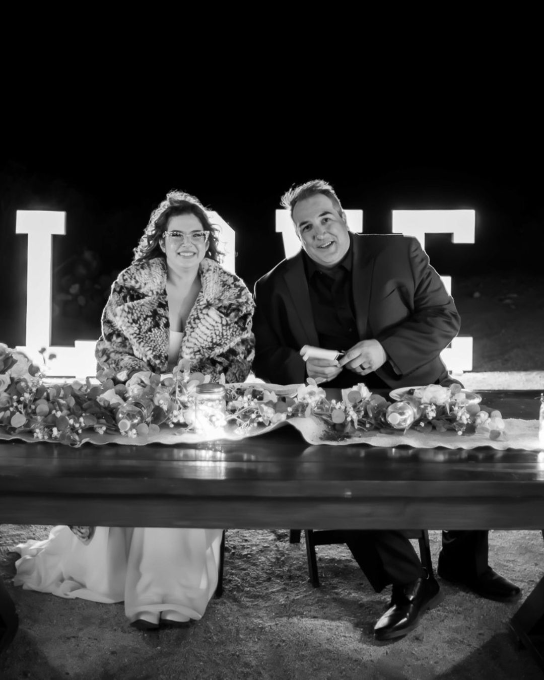 🌙 Joshua Tree Elopement
✨ High Desert Wedding Photographer | 35mm Film & Digital
Night falls softly out here—laughter lingering, candles flickering, the kind of warmth that doesn’t come from the heaters but from the people gathered around the table.
This is the part of the day that always feels the most honest.
Shoes kicked off. Jackets pulled close. Conversations deepening.