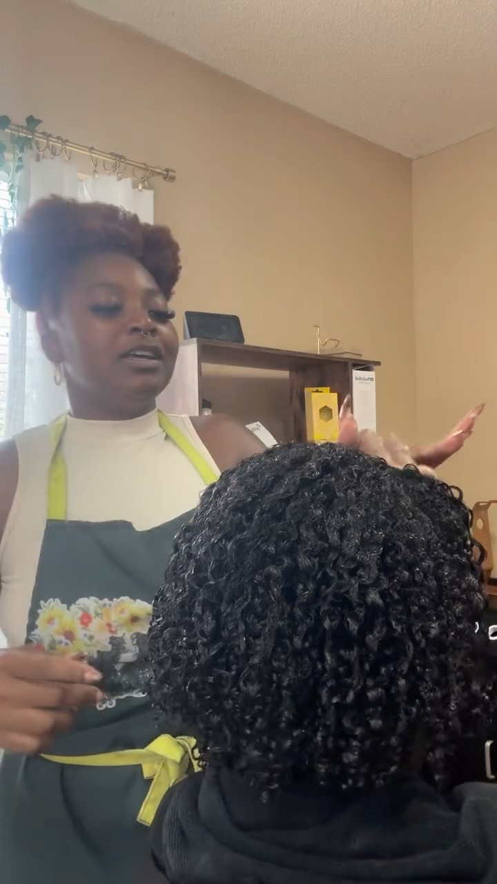 30 minutes in 36 seconds 😅😍 look at those juicy curls though!
•
•
•
#tampastylist #tampacurls #fyp #healthyhair