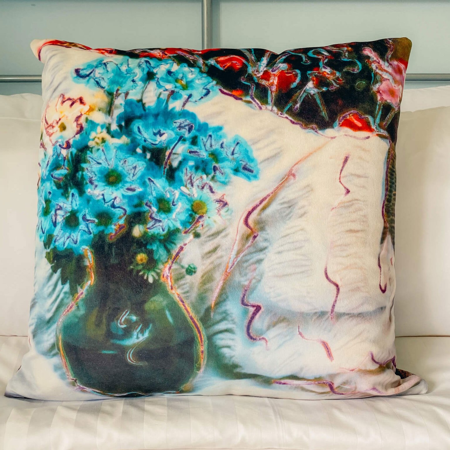 It’s the small, thoughtful details that make a house feel like a home. From custom art pieces to beautifully textured accents, our rooms are ready to inspire you from the moment you wake up.
Discover our spaces at truehouse.ca (link in bio)