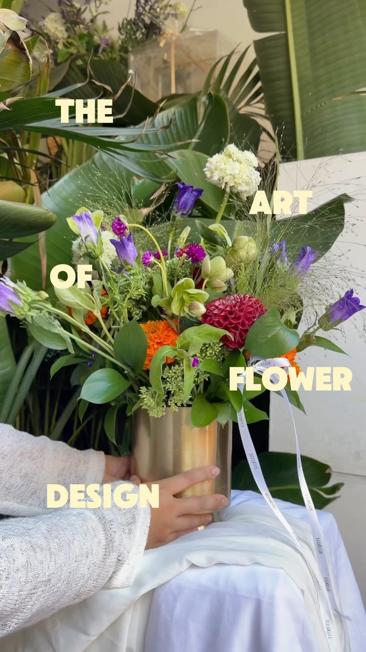 The Art of Flower Design, the last summer flowers before fall come sweep in!
#nycflorist #luxluf #floralarrangements #summerflower