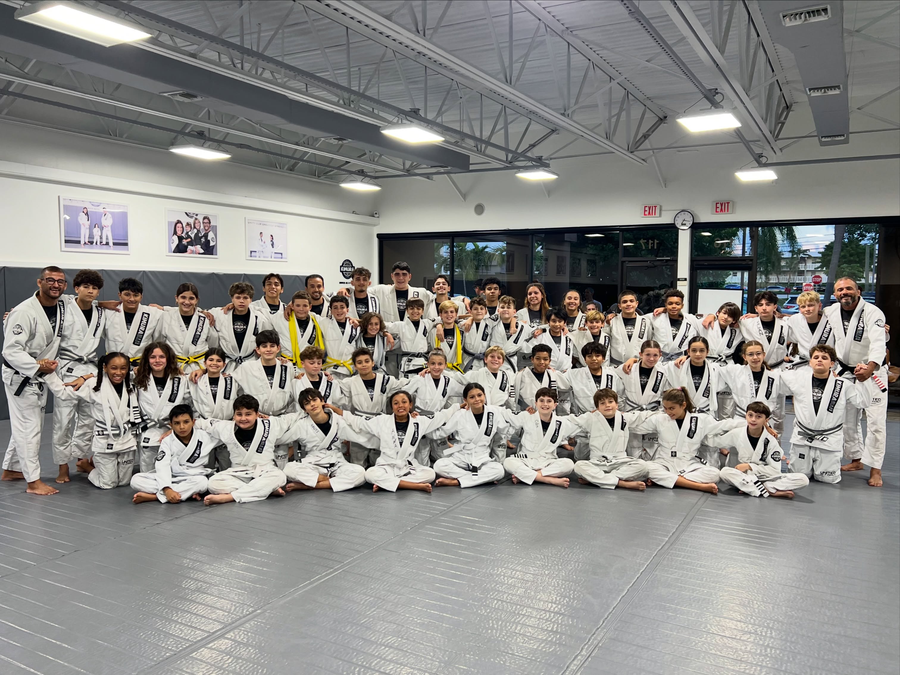 Big class of 10-13yo teens!
OSS
#teens #kids #bjj #jiujitsu #graduation