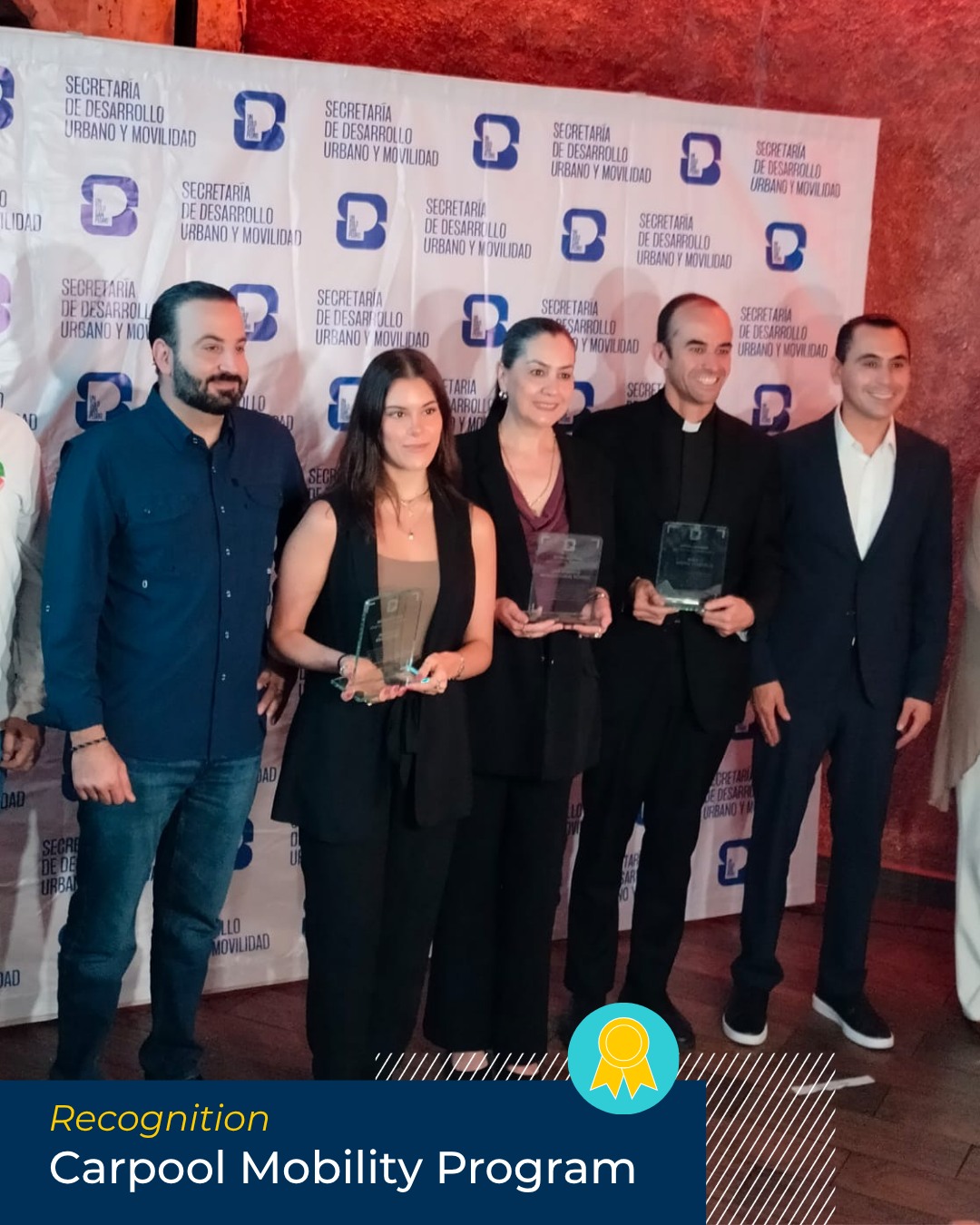 Today, we received recognition for our participation in the San Pedro Municipality’s Carpool Mobility Program, with a special mention for our school for achieving first place in vehicle reduction.
Thank you to all our families who made this possible. We continue working together to improve mobility around our school. 🚗👏 #WeAreISR