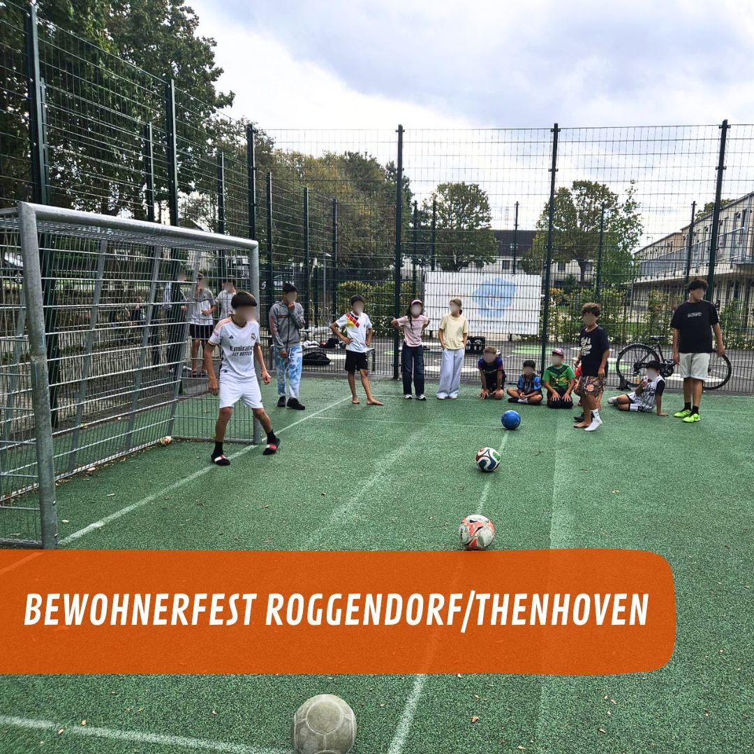 Letzten Freitag waren wir beim Bewohnerfest des @skm_koeln in Roggendorf/Thenhoven dabei. Seit Juni 2025 bieten wir an diesem Standort einmal pro Woche kostenloses Fußballtraining an ⚽️🧡
Auch beim Fest wurde der Bolzplatz für ein paar Stunden zum offenen Treffpunkt: Unsere Trainer Daniel und Maikel haben gemeinsam mit den Kindern gekickt, trainiert und für einen sportlichen Nachmittag gesorgt 💪😄
Es war schön, so viele bekannte und neue Gesichter aus dem Veedel zu sehen!
📅 Training in Roggendorf/Thenhoven
🕔 Mittwoch | 16:15–18:15 Uhr
❄️ Im Winter | 16:00–18:00 Uhr
📍 Sinnersdorfer Straße 65, 50769 Köln
👧👦 Für alle Kinder und Jugendlichen von 6-18 Jahre
💸 Kostenlos!