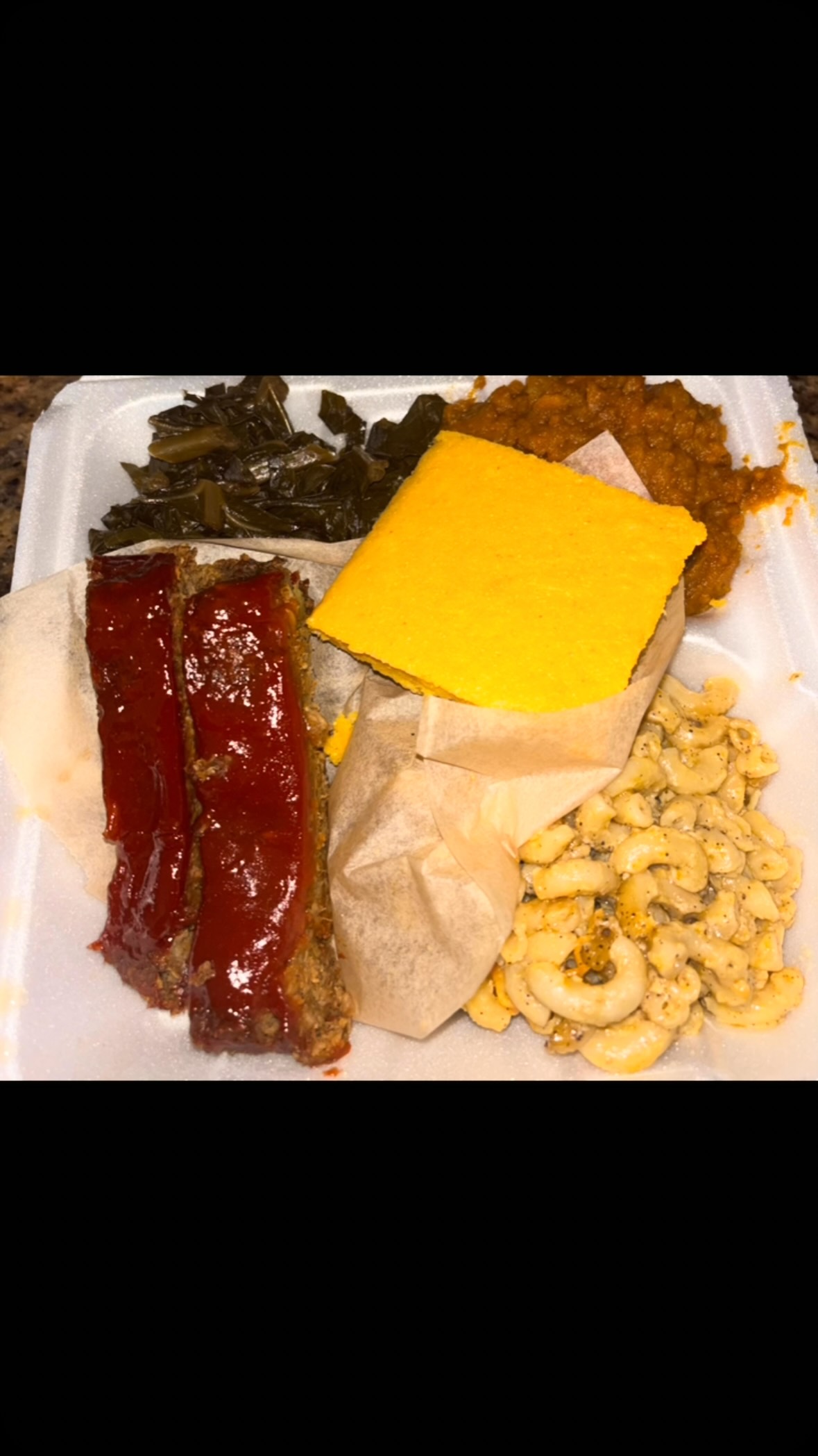 Happy Sunday! I hope everyone is enjoying their soul food platters on this beautiful Sunday! Follow @veganeatswithbri for my next pop up date! #rvavegans #veganfood #veganeatswithbri