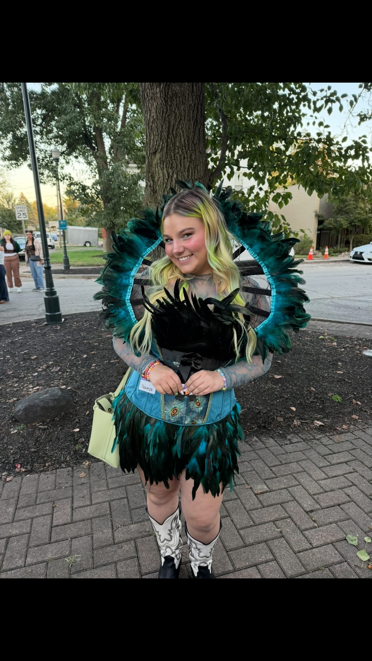 Only a few more weeks until the BEST night of October 🖤👻
A little recap of Piercings After Dark because YEAR 3 is almost here!!
Piercings, tattoos, tarot, shopping, treats, costumes, photo ops + so much more 🕸️✨
Every year gets bigger + better and we seriously cannot wait to do it all over again with you guys!
🖤 Piercings After Dark: Year 3
👻 October 7th | 5–9PM
📍 Bella Piercing
FREE tickets are available now + you do not want to miss this one!! 🎟️