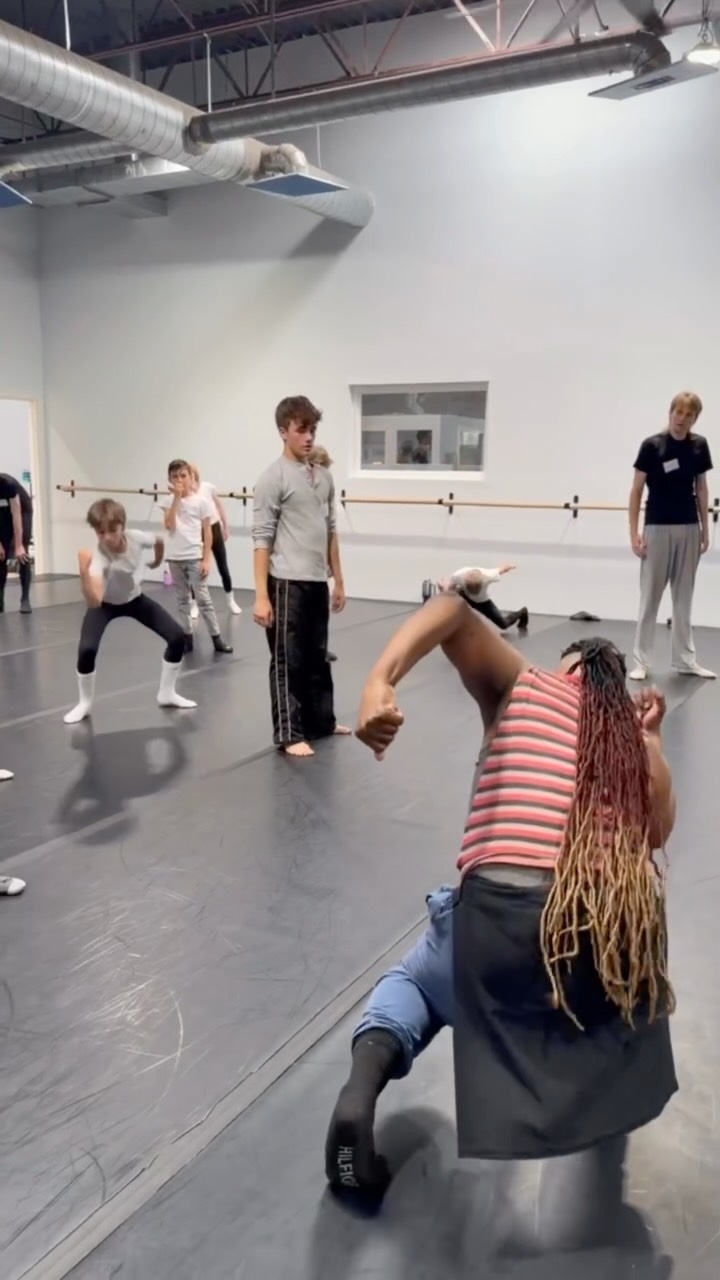 Finding the balance between precision, movement, and freedom. Every detail makes a difference.| Contemporary/Modern teacher Martez Mckinzy. 💥💪 #themaledanceconnection #maledancer #ballet #dance #balletdancer
