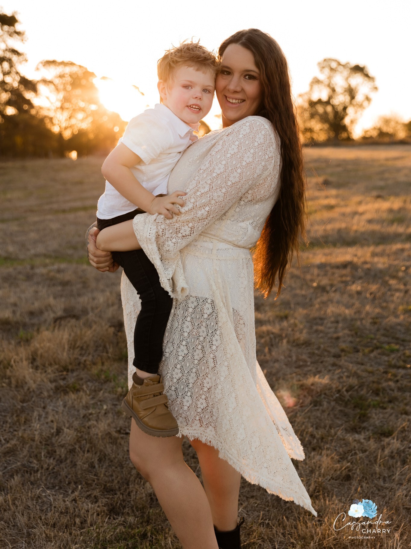 How precious are these photos of Mum and Son before their little sister arrived?! I loved the golden hour for this session! 😍
If you are currently pregnant and expecting this month or next please check out of Spring Maternity Model Call! 🤰 You can get free maternity photos & a discounted newborn session!! 👶 📸
Link in BIO or send us a DM for more info!