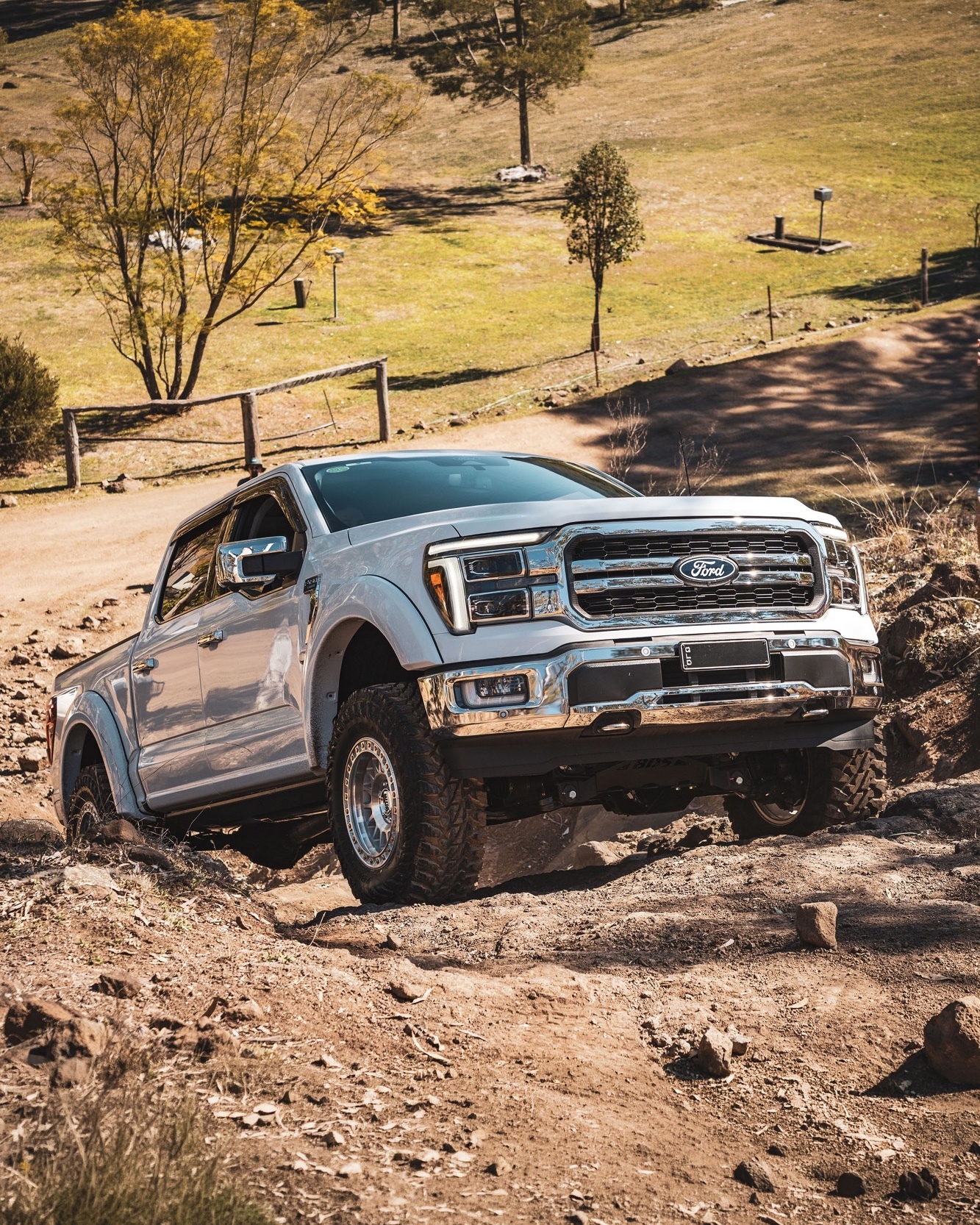 4-inch lift + 35s isn’t just for the 79 Series anymore!
The F-150 has officially joined the 4-inch & 35 club. Running the @offroadindustries Stage 5 GVM upgrade, bringing it up to a 4,000kg GVM and 8,500kg GCM, with FOX 2.5 Performance Elite shocks.
Not a bad way to build an F-150