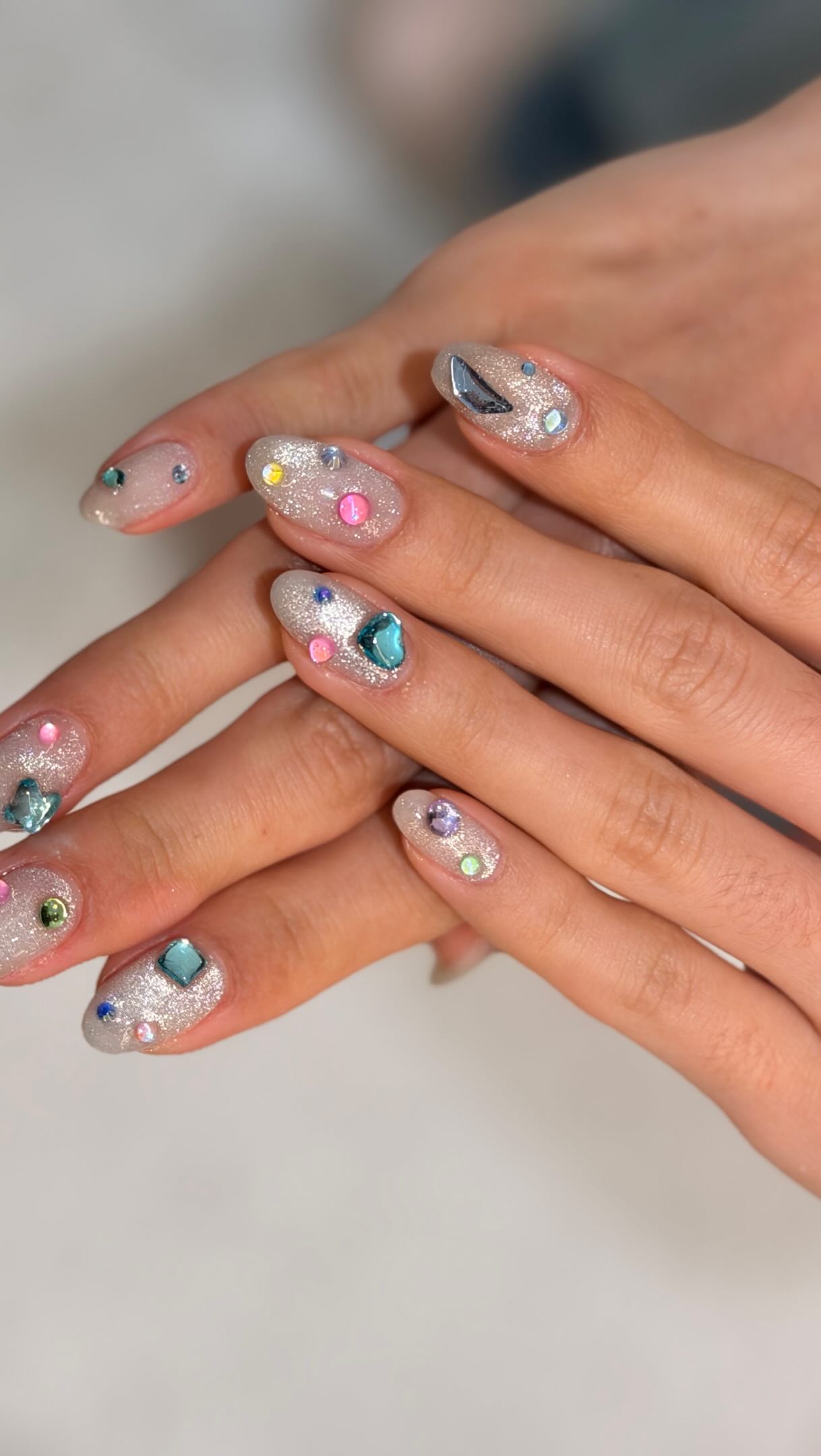 Who is vibing bedazzled nails 💎💠
.
.
.
#cateye #bedazzled #trendingnails #biabnail