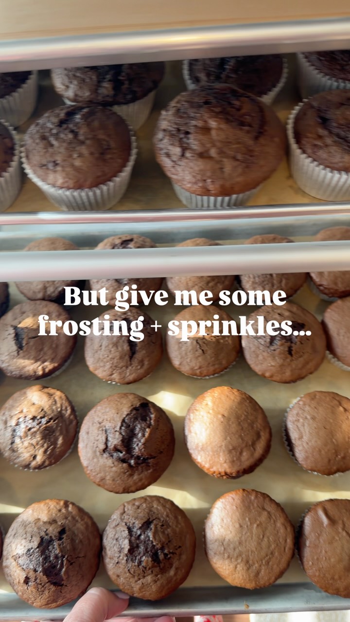 The cupcakes may be undecorated now, but just wait for the frosting glow-up! 🧁✨ Fresh homemade cupcakes in lemon, strawberry, vanilla, chocolate, and chocolate chocolate chip.
Which flavor are you choosing?
#homemadecupcakes #bakeryfresh #cupcakelovers #smallbatchbaking #homebakery