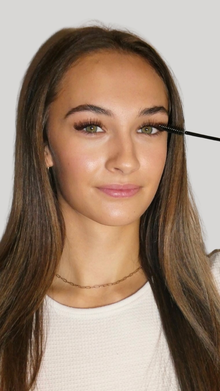 The kind of set that makes you think “her lashes are so pretty” before you ever think “lash extensions.”