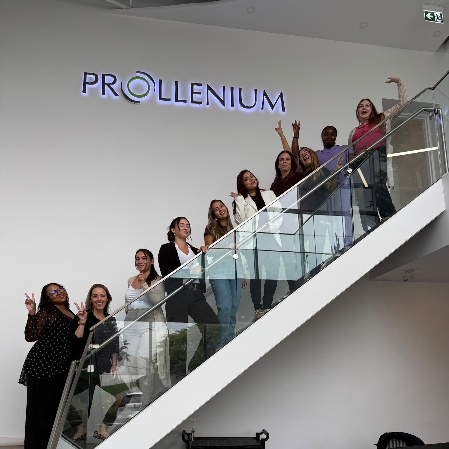 A little behind-the-scenes from our day at Prollenium Medical Technologies šāØ
My injector crew and I spent the day learning, refining our techniques and diving deeper into the science of RevanesseĀ® filler rheology.
Continuing education is such an important part of medical aestheticsāand itās even better when you get to learn alongside an amazing group of professionals who are just as passionate about their craft. š¤
Grateful for the experience, the education and this incredible crew!
