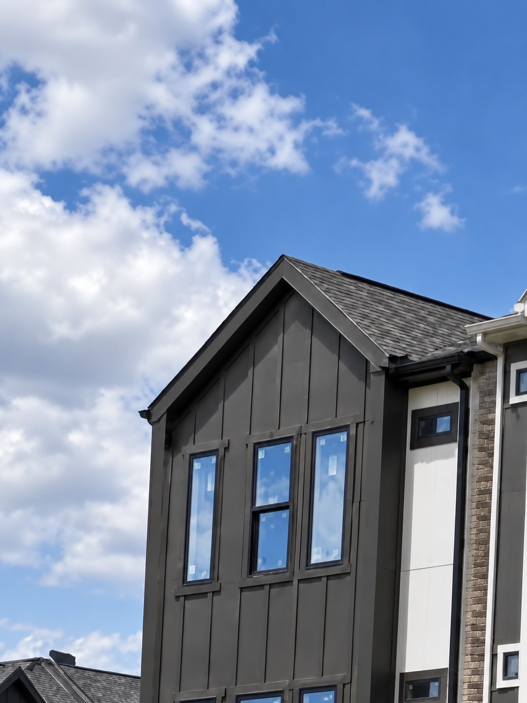 Meet the Olivia!
📍 𝟱𝟭𝟭 𝗛𝗶𝗹𝗹𝘄𝗼𝗼𝗱 𝗛𝗲𝗶𝗴𝗵𝘁𝘀 𝗗𝗿 is one of the brand-new homes you’ll find behind the gates at Shepherd Heights, and this month, you’ll have the chance to come see it for yourself.
With 2,095 sq. ft., 3 bedrooms and 3.5 bathrooms, the Olivia was designed with everyday living in mind. An open kitchen and living space, oversized island, walk-in pantry and private balcony give you plenty of room to settle in, spread out and entertain.
And the neighborhood has plenty of perks of its own, with a community pool + pavilion, pickleball court and dog park all planned within Shepherd Heights.
Want to see it in person? Join us September 25th for the Shepherd Heights Grand Opening + neighborhood block party. 🎉
🎶 Music
🥤 Free drinks
🏓 Pickleball
💰 Cash grand prize + a few surprises
📅 September 25 | 5–8 PM
📍 608 W Donovan St, Houston, TX 77091
Come tour the homes, walk the community and get a feel for what life at Shepherd Heights could look like.
📍 𝟱𝟭𝟭 𝗛𝗶𝗹𝗹𝘄𝗼𝗼𝗱 𝗛𝗲𝗶𝗴𝗵𝘁𝘀 𝗗𝗿
3 beds | 3.5 baths | 2,095 sq. ft.
Offered at $442,000
📱 𝘊𝘩𝘳𝘪𝘴𝘵𝘪𝘢𝘯 𝘔𝘢𝘳𝘵𝘪𝘯
𝘌𝘮𝘢𝘪𝘭: 𝘤𝘩𝘳𝘪𝘴𝘵𝘪𝘢𝘯@𝘳𝘪𝘷𝘦𝘳𝘸𝘢𝘺𝘱𝘳𝘰𝘱𝘦𝘳𝘵𝘪𝘦𝘴.𝘤𝘰𝘮
𝘛𝘦𝘭: (281) 546-8914
📱 𝘔𝘦𝘭𝘪𝘴𝘴𝘢 𝘗𝘦𝘳𝘮𝘦
𝘌𝘮𝘢𝘪𝘭: 𝘮𝘦𝘭𝘪𝘴𝘴𝘢.𝘱𝘦𝘳𝘮𝘦@𝘤𝘰𝘮𝘱𝘢𝘴𝘴.𝘤𝘰𝘮
𝘛𝘦𝘭: (713) 836-0806