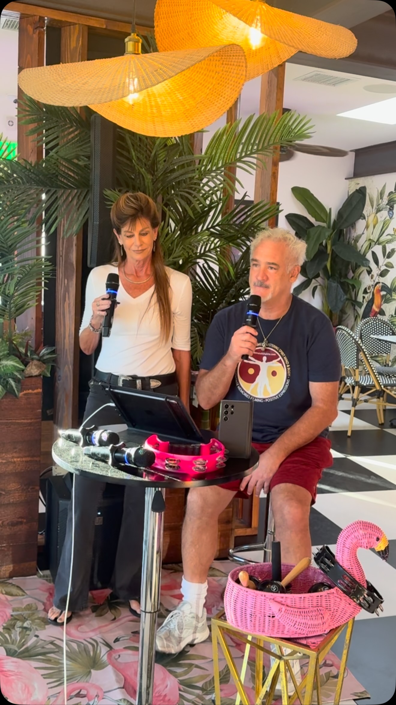 Karaoke Thursdays 5-8pm! So much fun!🤩🎤🎼
.
#palmdesert #palmdesertlife #shadowmountaingolfcourse #shadowmountain #karaoke
