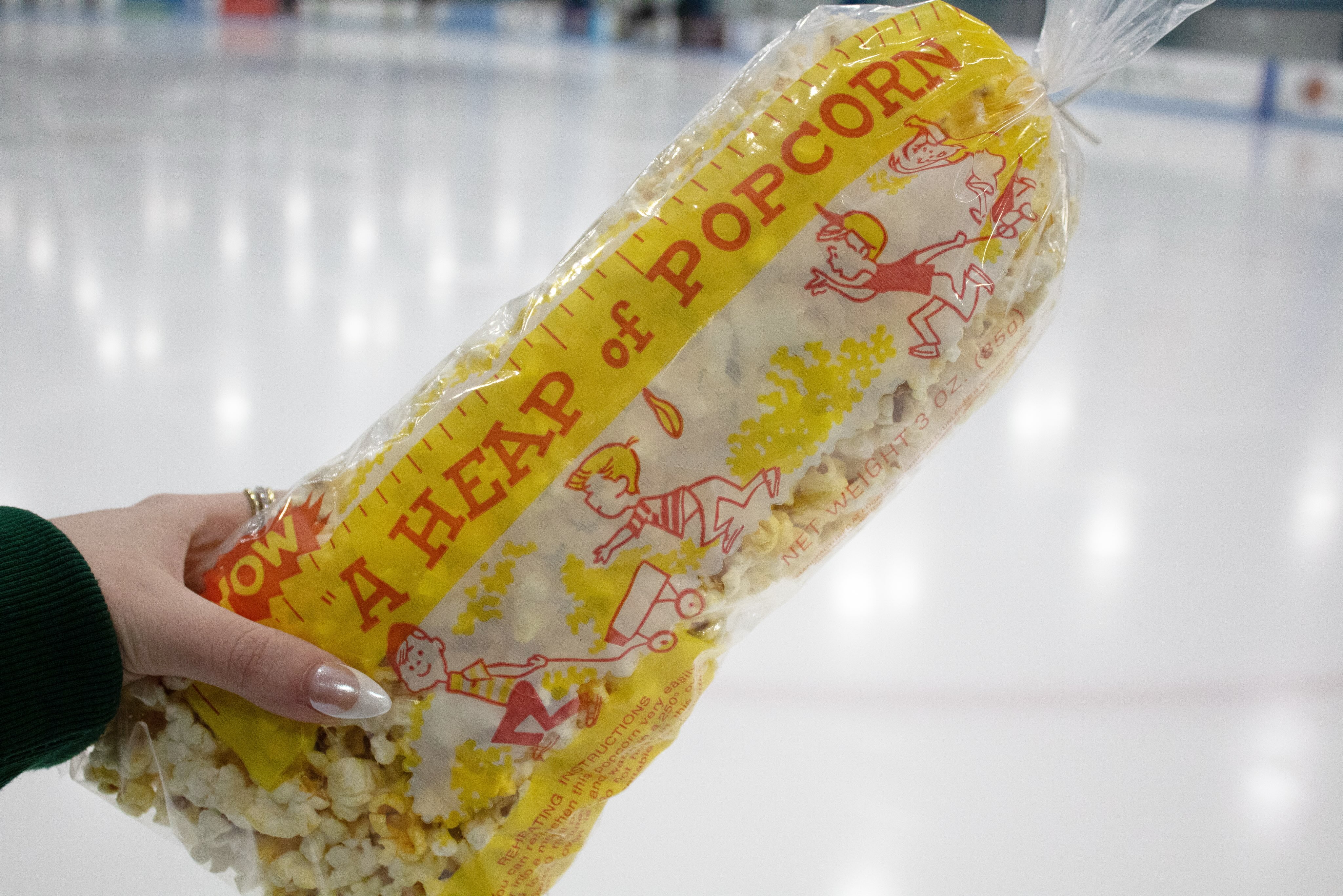 Fresh, fluffy, and perfectly popped 🍿✨Nothing completes the experience like a warm bag of popcorn, light, buttery, and made for snacking from the first whistle to the final moment.