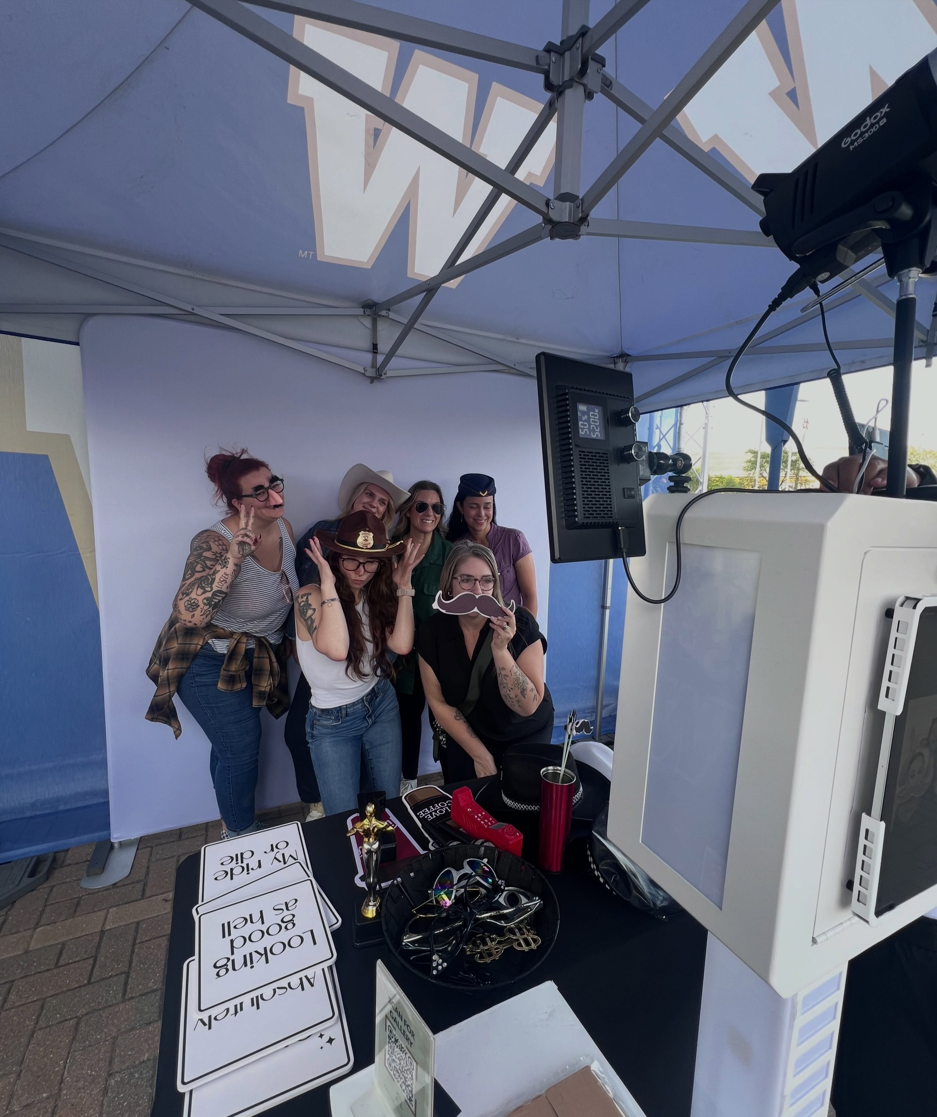 We are live.
Tailgate Party @princessautostadium for @mwc_build.
#winnipegphotobooth #winnipegevents #winnipeg